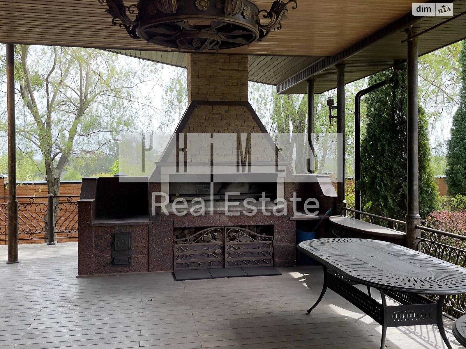 триповерховий будинок з верандою, 1407 кв. м, цегла. Продаж у Лісниках фото 1 триповерховий будинок з верандою, 1407 кв. м, цегла. Продаж у Лісниках фото 1