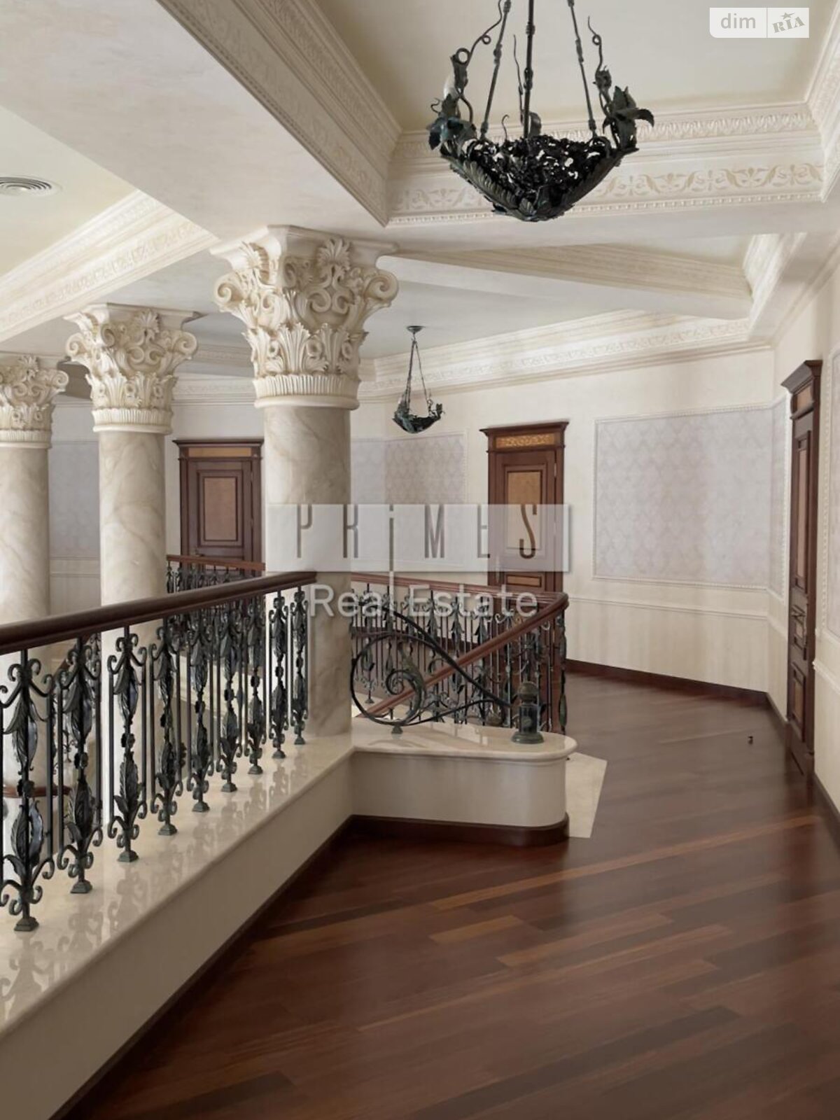 триповерховий будинок з верандою, 1407 кв. м, цегла. Продаж у Лісниках фото 1 триповерховий будинок з верандою, 1407 кв. м, цегла. Продаж у Лісниках фото 1