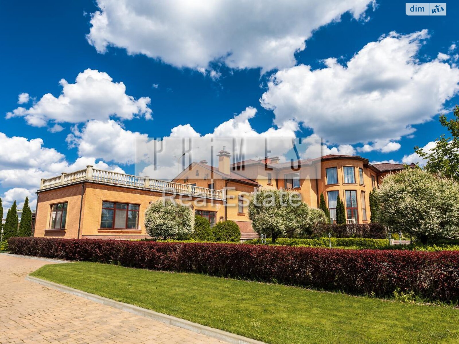 триповерховий будинок з верандою, 1400 кв. м, цегла. Продаж у Лісниках фото 1 триповерховий будинок з верандою, 1400 кв. м, цегла. Продаж у Лісниках фото 1