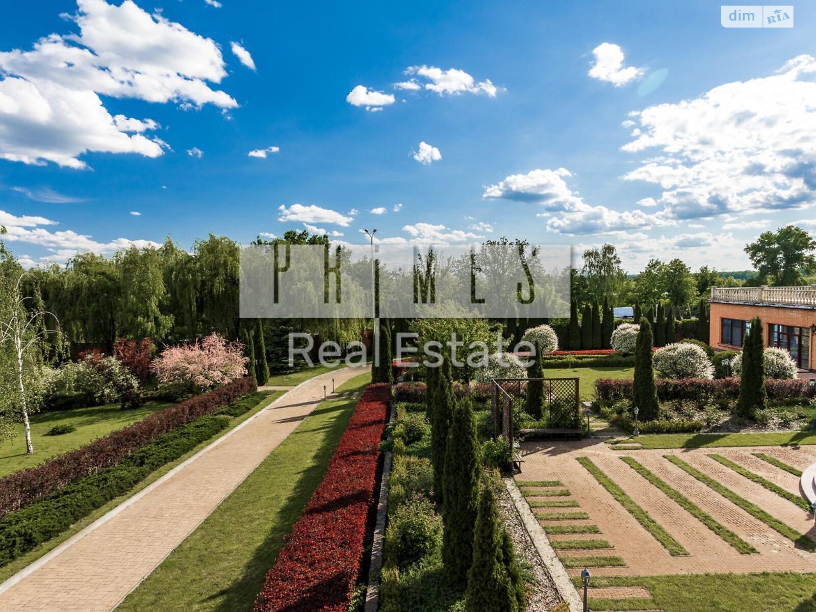 триповерховий будинок з верандою, 1400 кв. м, цегла. Продаж у Лісниках фото 1 триповерховий будинок з верандою, 1400 кв. м, цегла. Продаж у Лісниках фото 1
