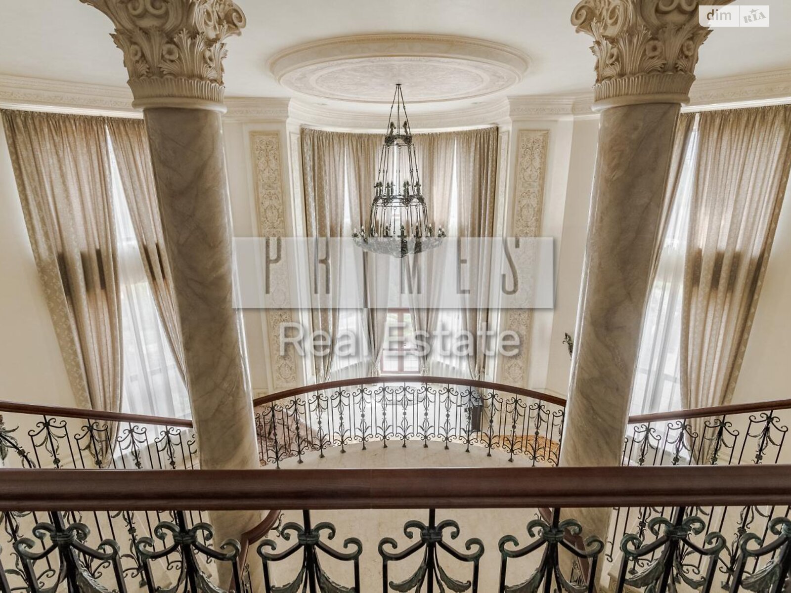 триповерховий будинок з верандою, 1400 кв. м, цегла. Продаж у Лісниках фото 1 триповерховий будинок з верандою, 1400 кв. м, цегла. Продаж у Лісниках фото 1