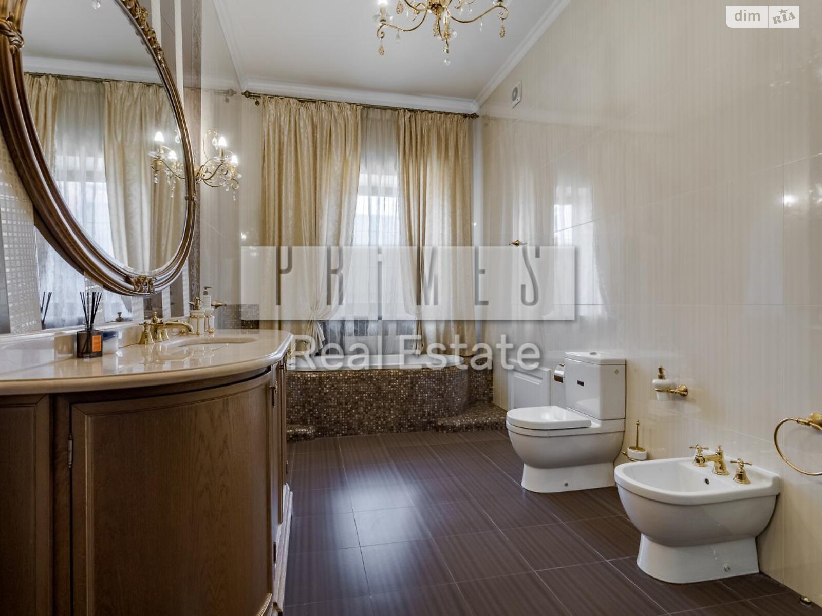 триповерховий будинок з верандою, 1400 кв. м, цегла. Продаж у Лісниках фото 1 триповерховий будинок з верандою, 1400 кв. м, цегла. Продаж у Лісниках фото 1