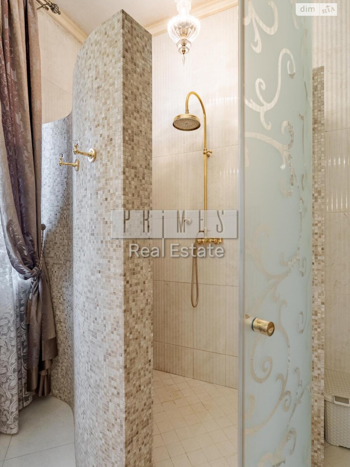 триповерховий будинок з верандою, 1400 кв. м, цегла. Продаж у Лісниках фото 1 триповерховий будинок з верандою, 1400 кв. м, цегла. Продаж у Лісниках фото 1