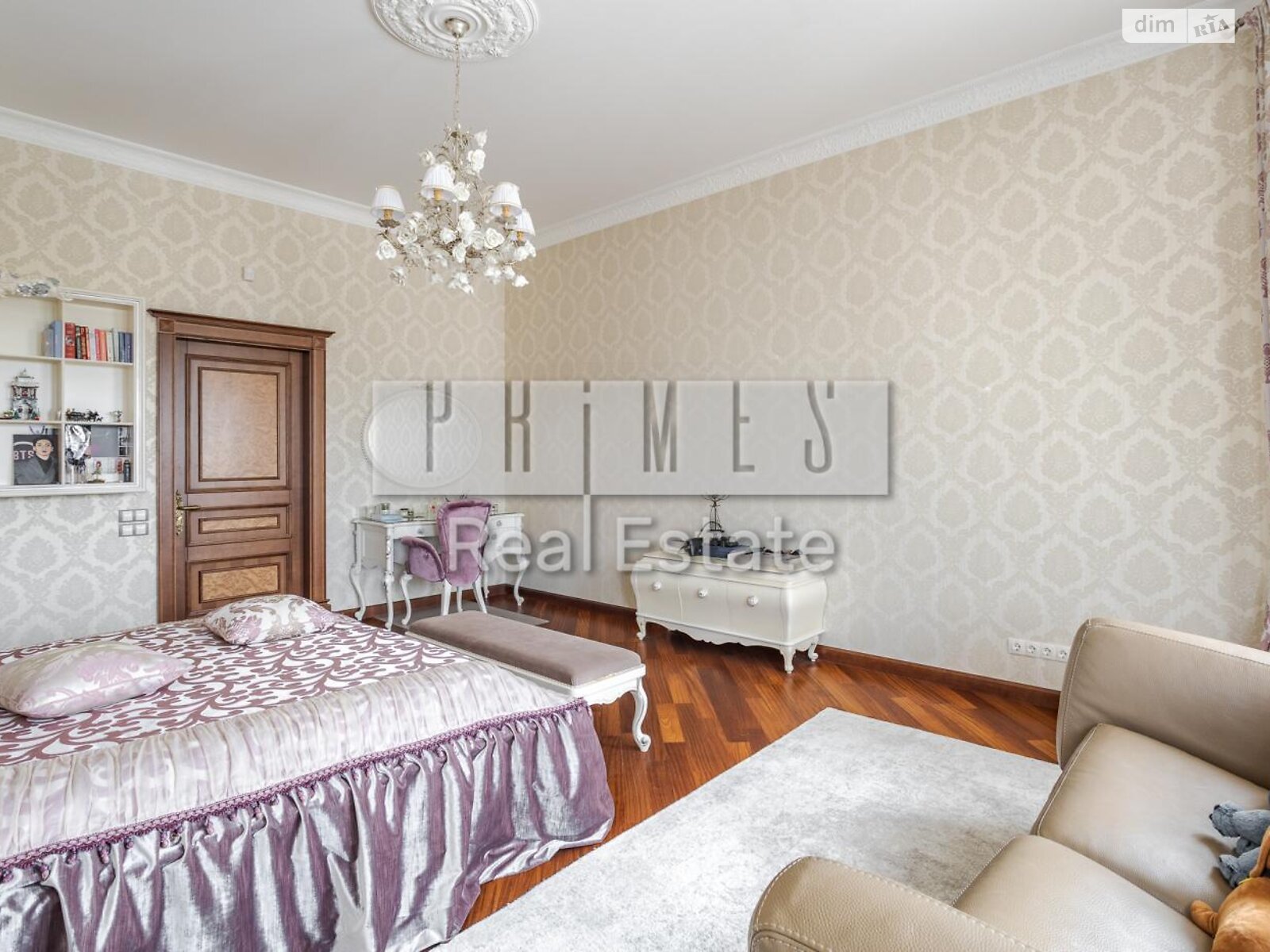 триповерховий будинок з верандою, 1400 кв. м, цегла. Продаж у Лісниках фото 1 триповерховий будинок з верандою, 1400 кв. м, цегла. Продаж у Лісниках фото 1