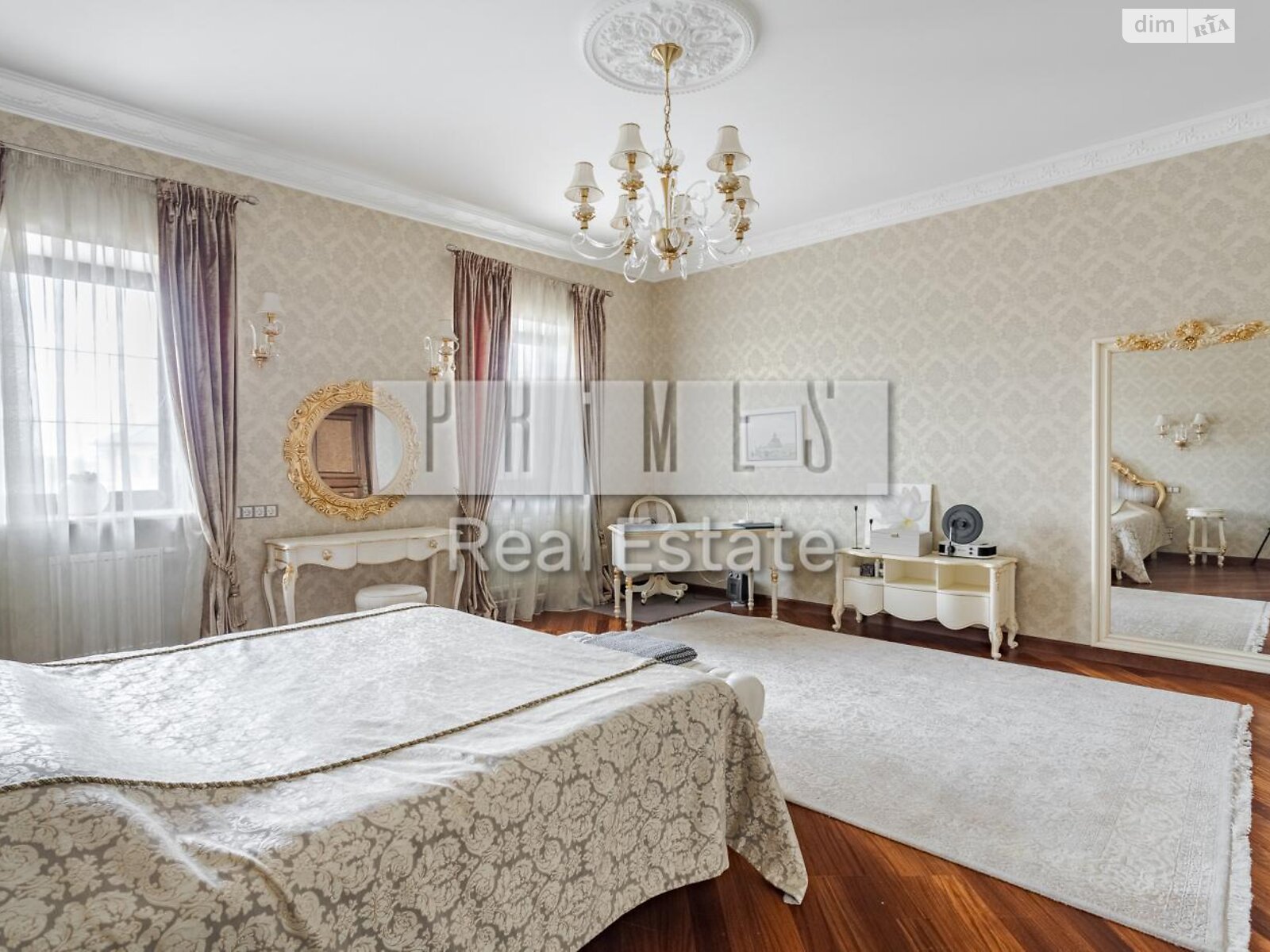триповерховий будинок з верандою, 1400 кв. м, цегла. Продаж у Лісниках фото 1 триповерховий будинок з верандою, 1400 кв. м, цегла. Продаж у Лісниках фото 1