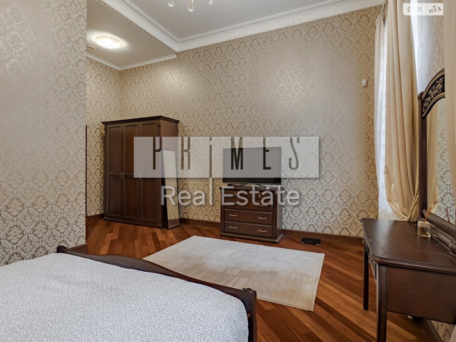 триповерховий будинок з верандою, 1400 кв. м, цегла. Продаж у Лісниках фото 1 триповерховий будинок з верандою, 1400 кв. м, цегла. Продаж у Лісниках фото 1
