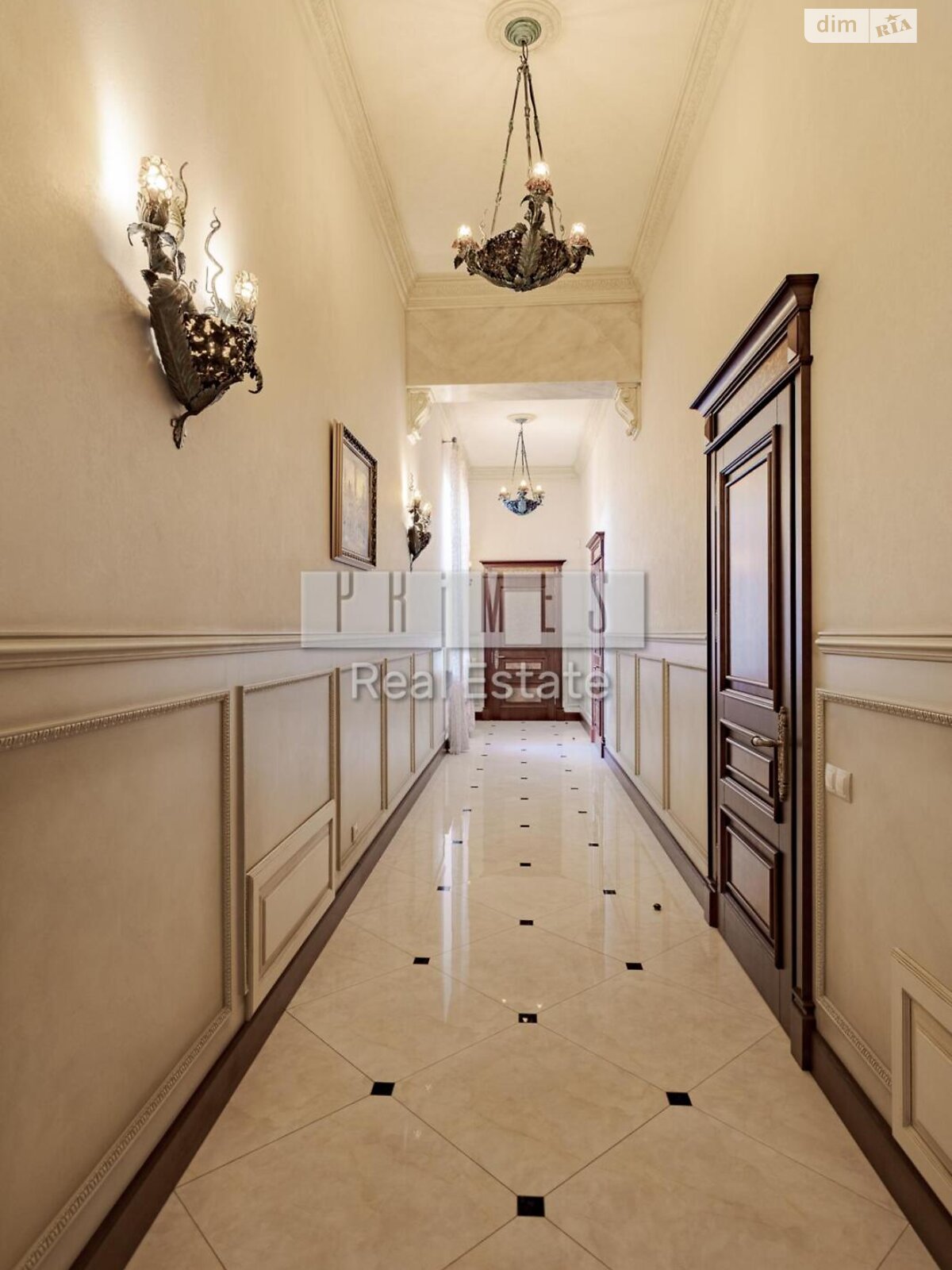 триповерховий будинок з верандою, 1400 кв. м, цегла. Продаж у Лісниках фото 1 триповерховий будинок з верандою, 1400 кв. м, цегла. Продаж у Лісниках фото 1