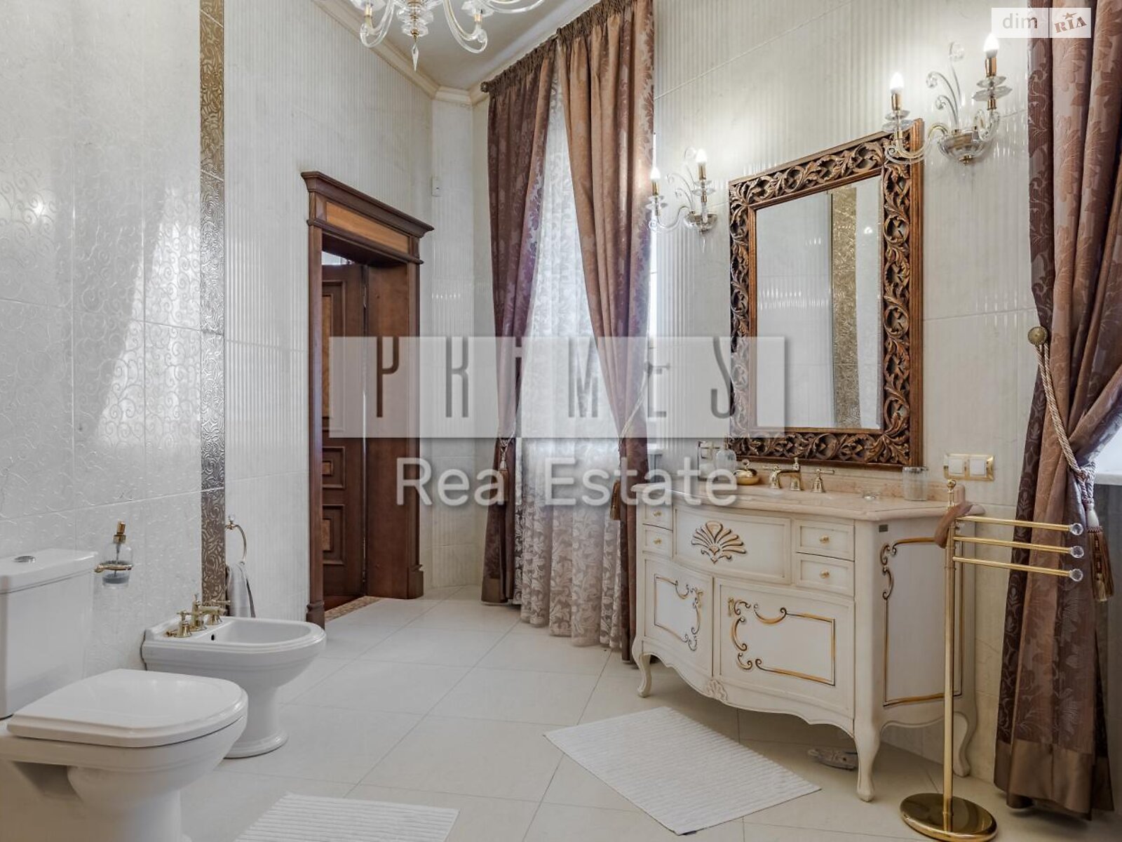 триповерховий будинок з верандою, 1406.9 кв. м, цегла. Продаж у Лісниках фото 1 триповерховий будинок з верандою, 1406.9 кв. м, цегла. Продаж у Лісниках фото 1