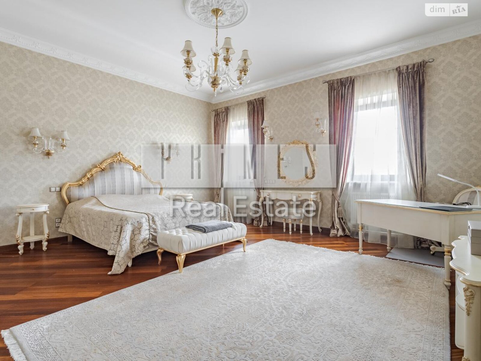 триповерховий будинок з верандою, 1406.9 кв. м, цегла. Продаж у Лісниках фото 1 триповерховий будинок з верандою, 1406.9 кв. м, цегла. Продаж у Лісниках фото 1