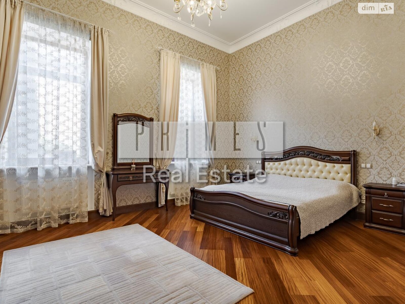 триповерховий будинок з верандою, 1406.9 кв. м, цегла. Продаж у Лісниках фото 1 триповерховий будинок з верандою, 1406.9 кв. м, цегла. Продаж у Лісниках фото 1