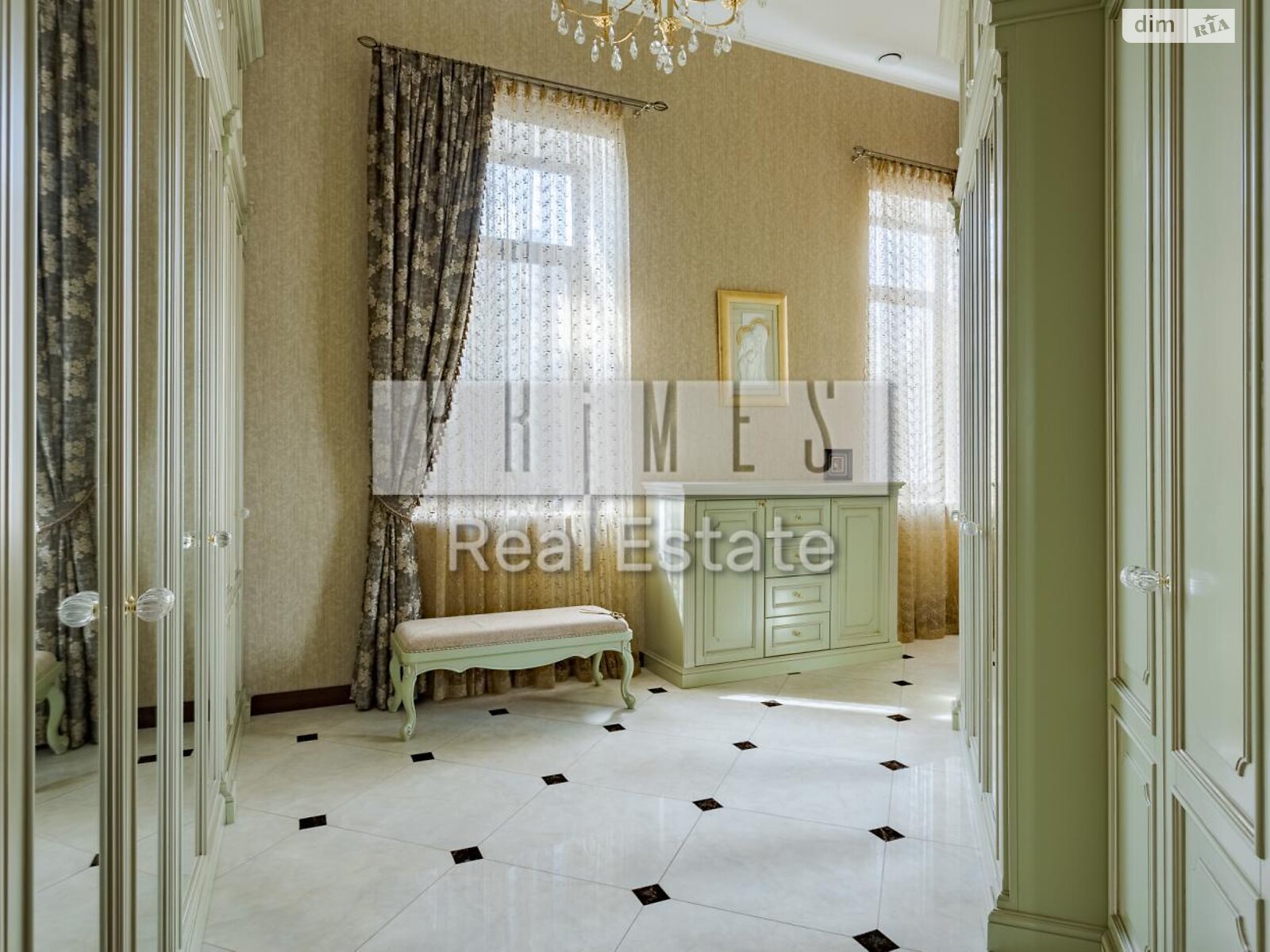 триповерховий будинок з верандою, 1406.9 кв. м, цегла. Продаж у Лісниках фото 1 триповерховий будинок з верандою, 1406.9 кв. м, цегла. Продаж у Лісниках фото 1