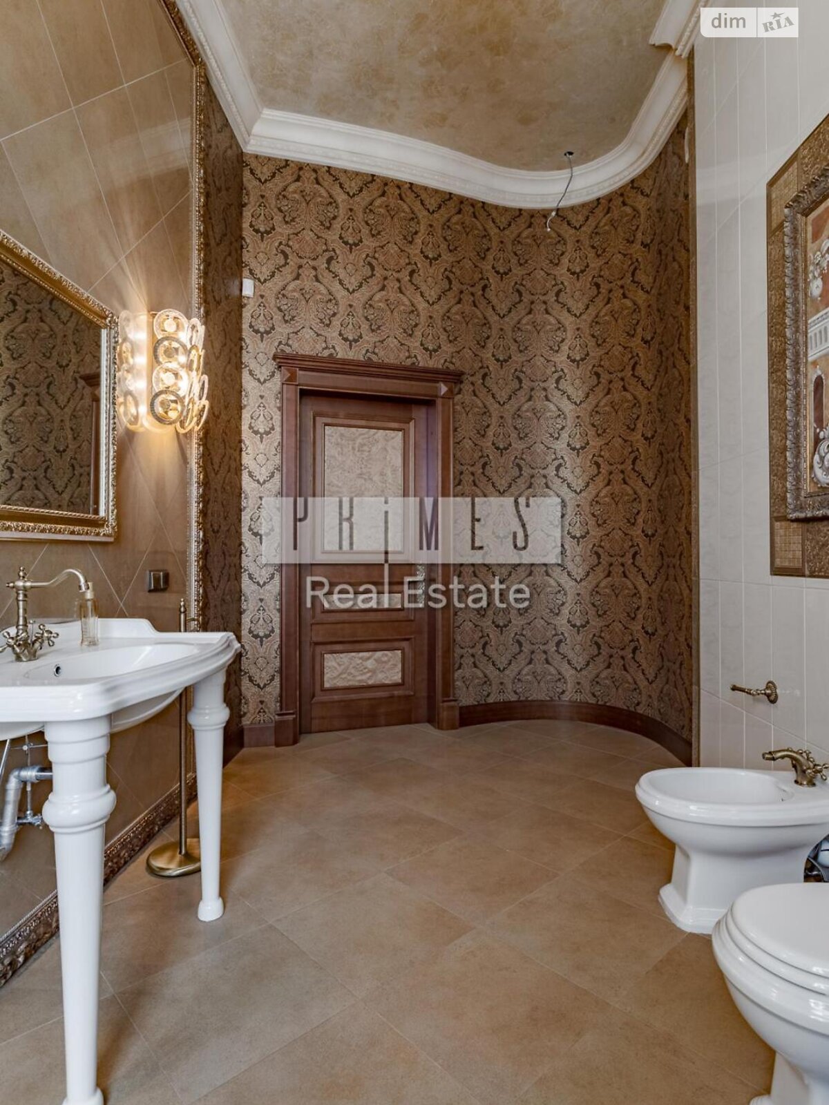 триповерховий будинок з верандою, 1406.9 кв. м, цегла. Продаж у Лісниках фото 1 триповерховий будинок з верандою, 1406.9 кв. м, цегла. Продаж у Лісниках фото 1