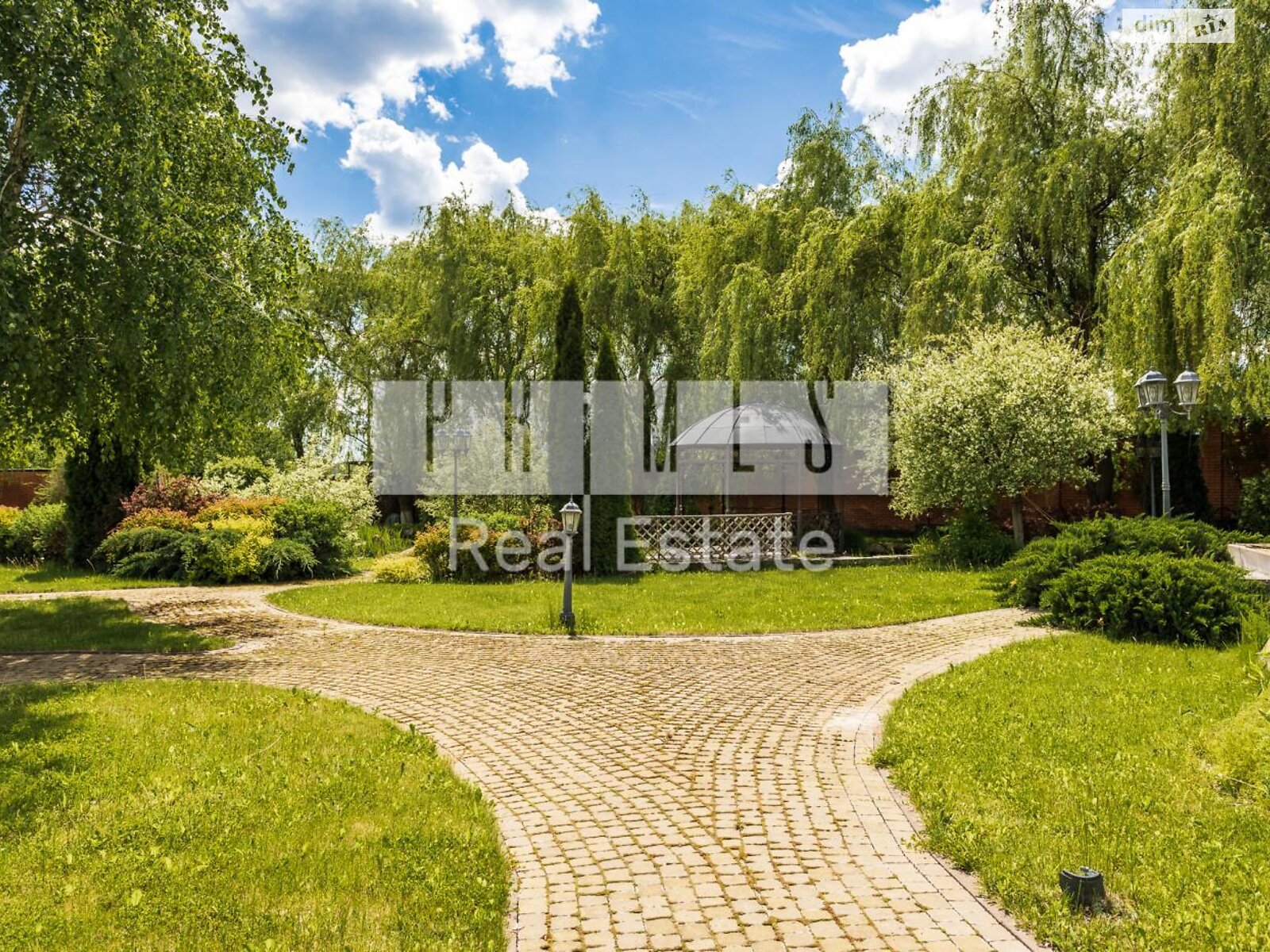 триповерховий будинок з верандою, 1406.9 кв. м, цегла. Продаж у Лісниках фото 1 триповерховий будинок з верандою, 1406.9 кв. м, цегла. Продаж у Лісниках фото 1