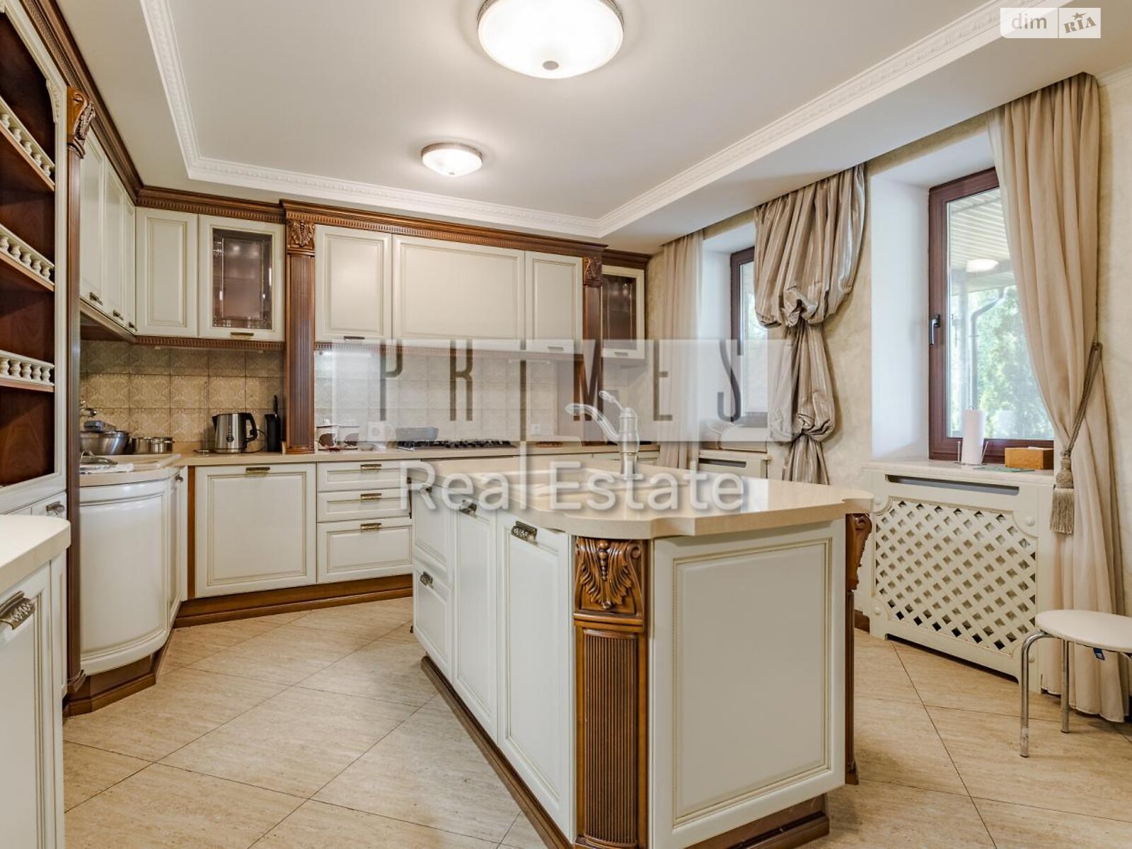 триповерховий будинок з верандою, 1406.9 кв. м, цегла. Продаж у Лісниках фото 1 триповерховий будинок з верандою, 1406.9 кв. м, цегла. Продаж у Лісниках фото 1
