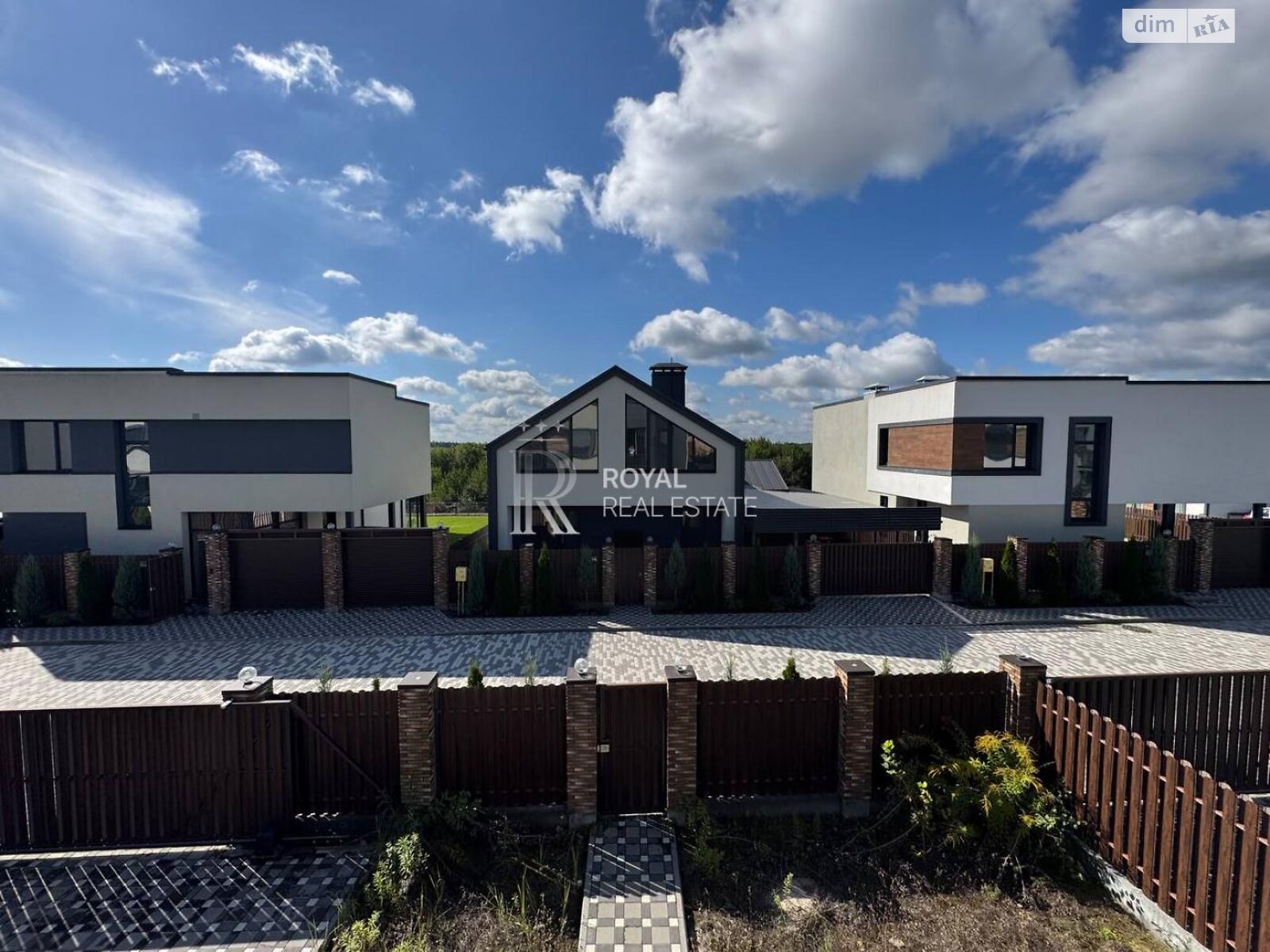 двухэтажный дом с гаражом, 145 кв. м, кирпич. Продажа в Лесниках фото 1