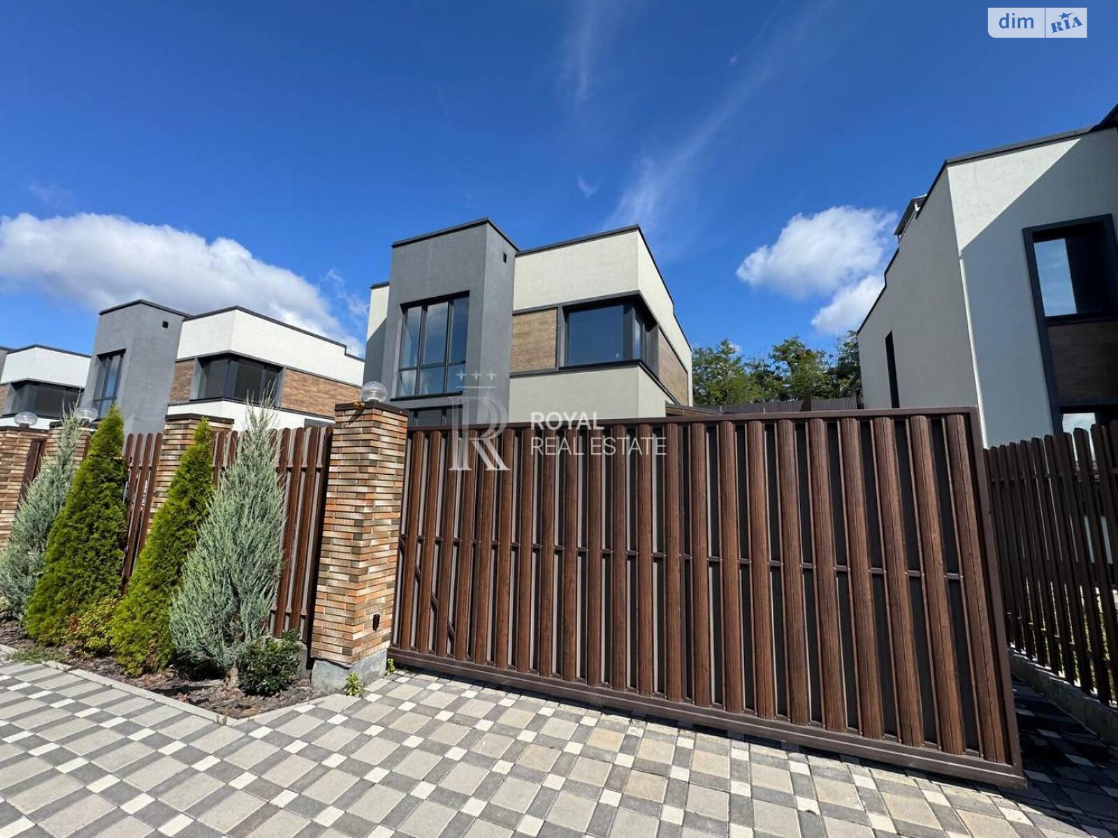 двухэтажный дом с гаражом, 145 кв. м, кирпич. Продажа в Лесниках фото 1