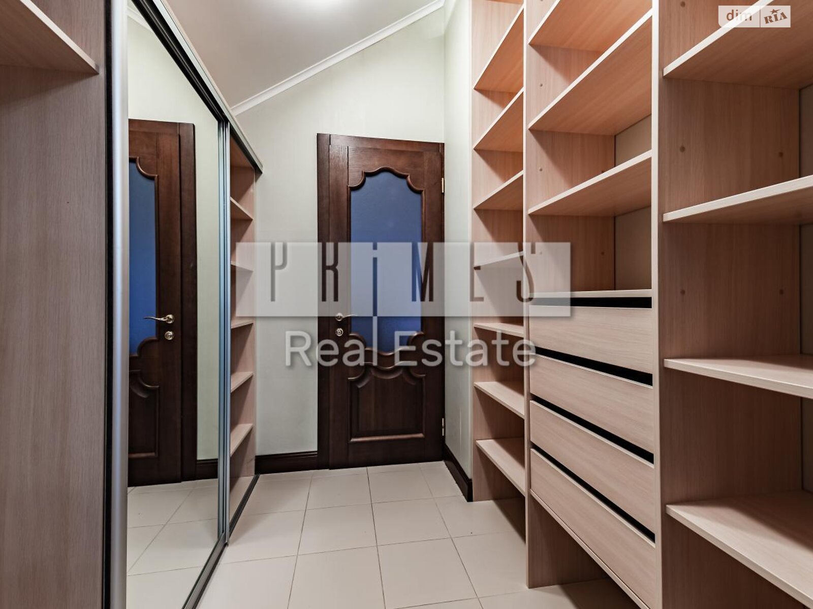 трехэтажный дом с верандой, 493.8 кв. м, кирпич. Продажа в Лесниках фото 1 трехэтажный дом с верандой, 493.8 кв. м, кирпич. Продажа в Лесниках фото 1