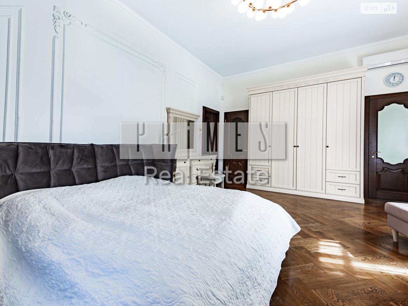 трехэтажный дом с верандой, 493.8 кв. м, кирпич. Продажа в Лесниках фото 1 трехэтажный дом с верандой, 493.8 кв. м, кирпич. Продажа в Лесниках фото 1