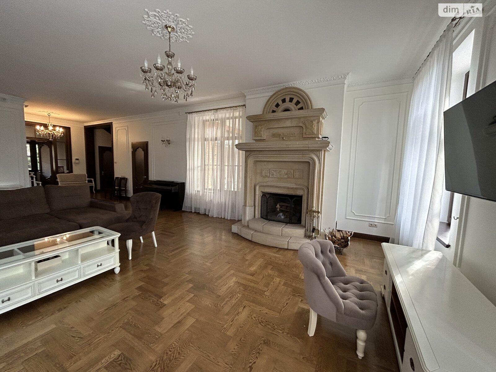 трехэтажный дом с гаражом, 493.8 кв. м, кирпич. Продажа в Лесниках фото 1 трехэтажный дом с гаражом, 493.8 кв. м, кирпич. Продажа в Лесниках фото 1