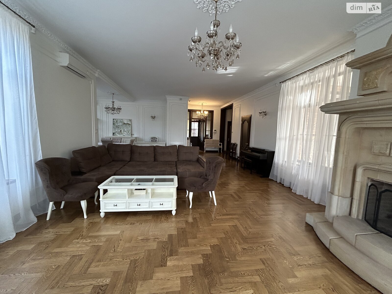 трехэтажный дом с гаражом, 493.8 кв. м, кирпич. Продажа в Лесниках фото 1 трехэтажный дом с гаражом, 493.8 кв. м, кирпич. Продажа в Лесниках фото 1
