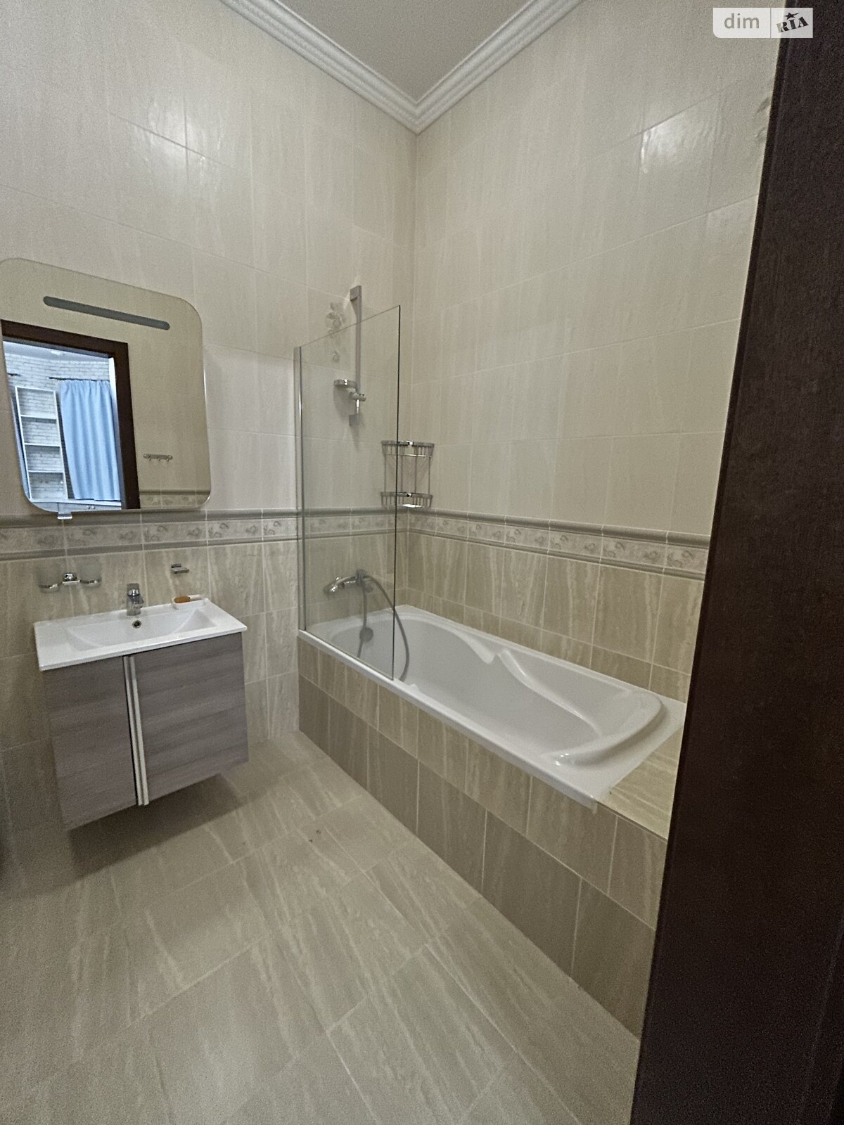 трехэтажный дом с гаражом, 493.8 кв. м, кирпич. Продажа в Лесниках фото 1 трехэтажный дом с гаражом, 493.8 кв. м, кирпич. Продажа в Лесниках фото 1