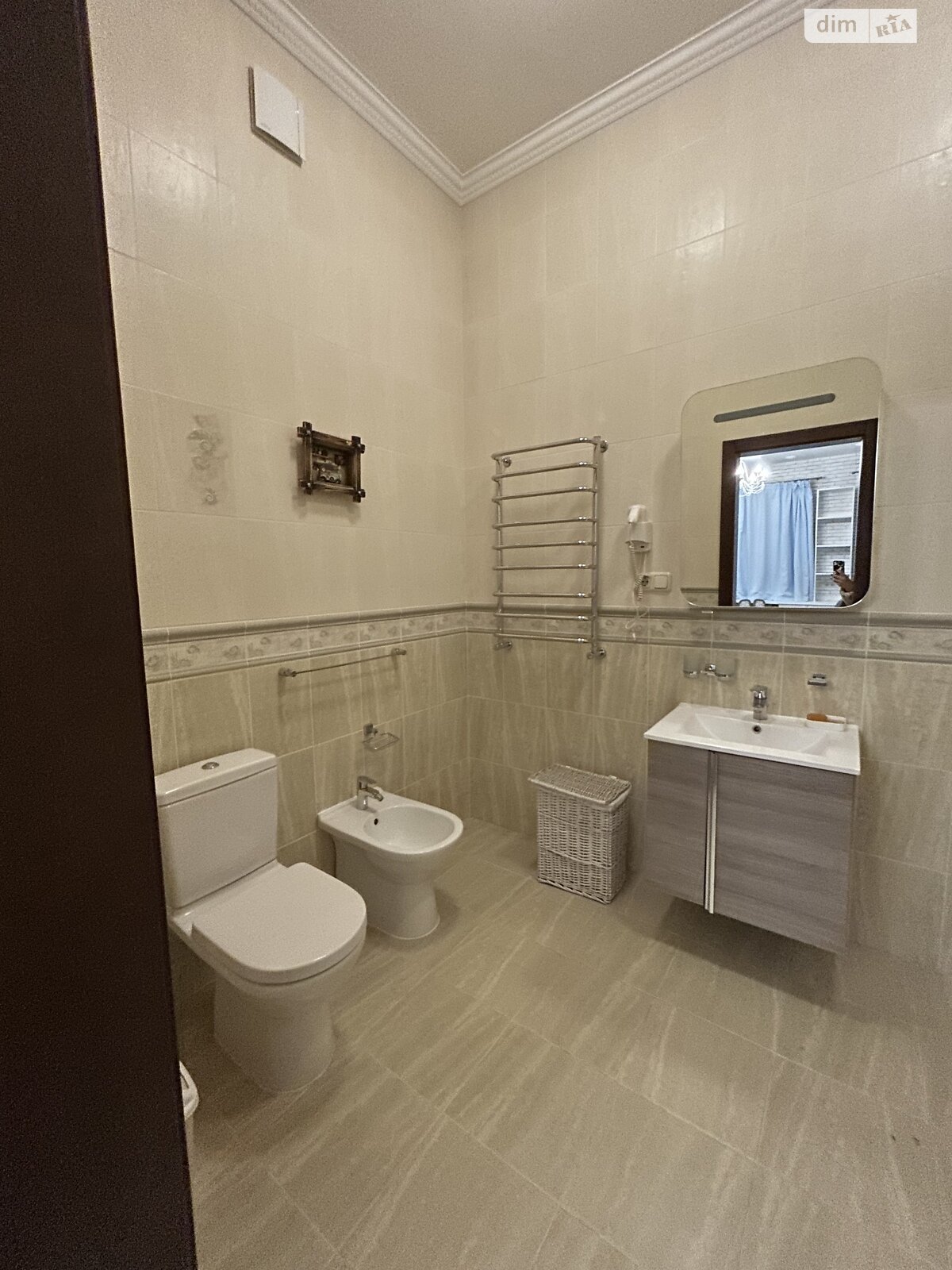 трехэтажный дом с гаражом, 493.8 кв. м, кирпич. Продажа в Лесниках фото 1 трехэтажный дом с гаражом, 493.8 кв. м, кирпич. Продажа в Лесниках фото 1