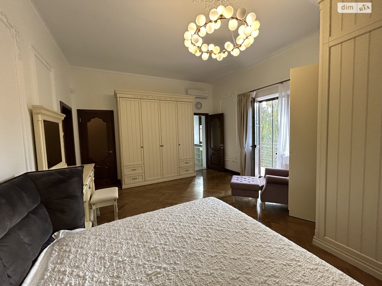 трехэтажный дом с гаражом, 493.8 кв. м, кирпич. Продажа в Лесниках фото 1 трехэтажный дом с гаражом, 493.8 кв. м, кирпич. Продажа в Лесниках фото 1