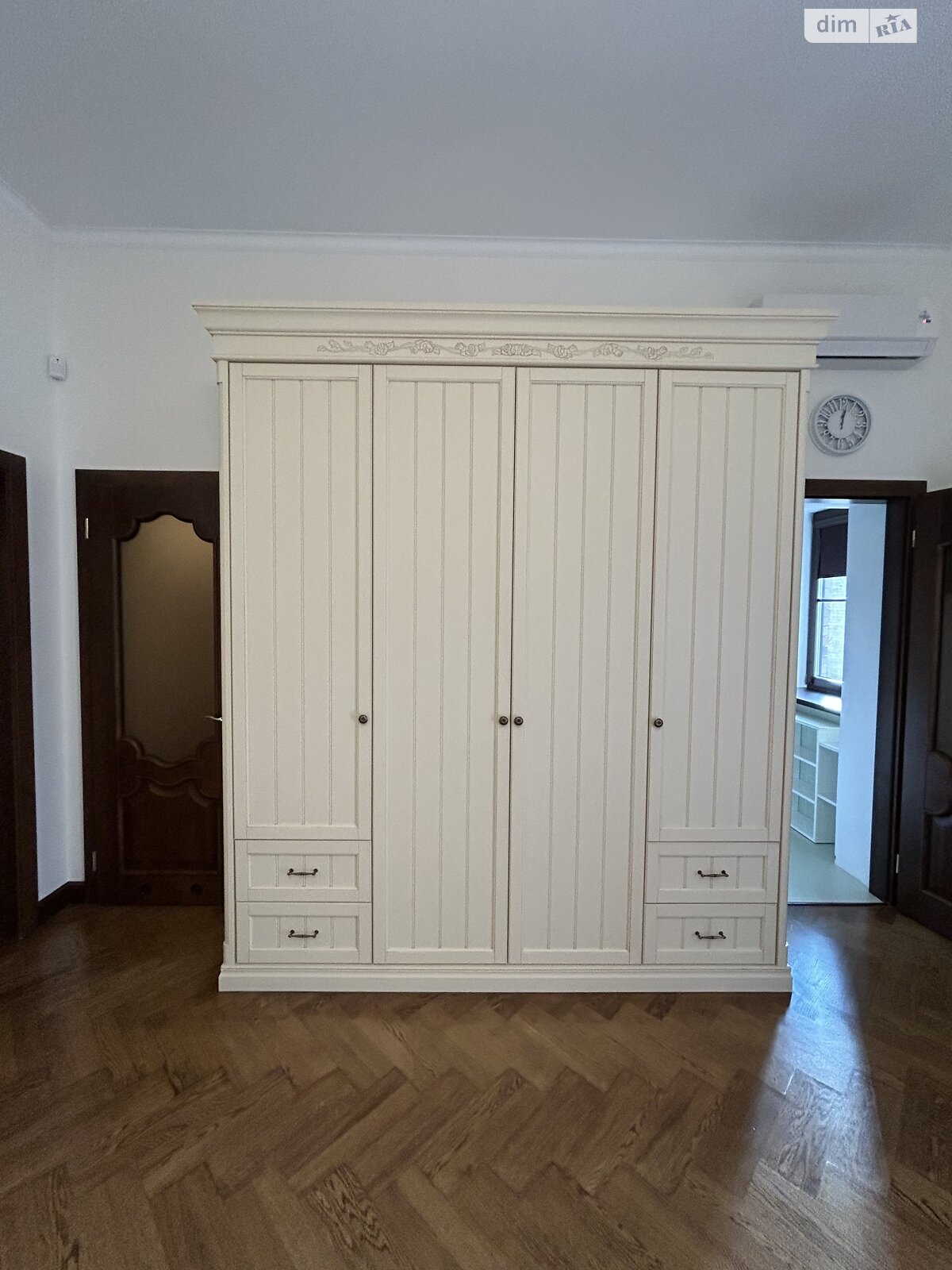 трехэтажный дом с гаражом, 493.8 кв. м, кирпич. Продажа в Лесниках фото 1 трехэтажный дом с гаражом, 493.8 кв. м, кирпич. Продажа в Лесниках фото 1