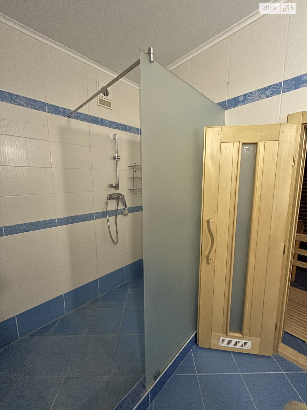 трехэтажный дом с гаражом, 493.8 кв. м, кирпич. Продажа в Лесниках фото 1 трехэтажный дом с гаражом, 493.8 кв. м, кирпич. Продажа в Лесниках фото 1