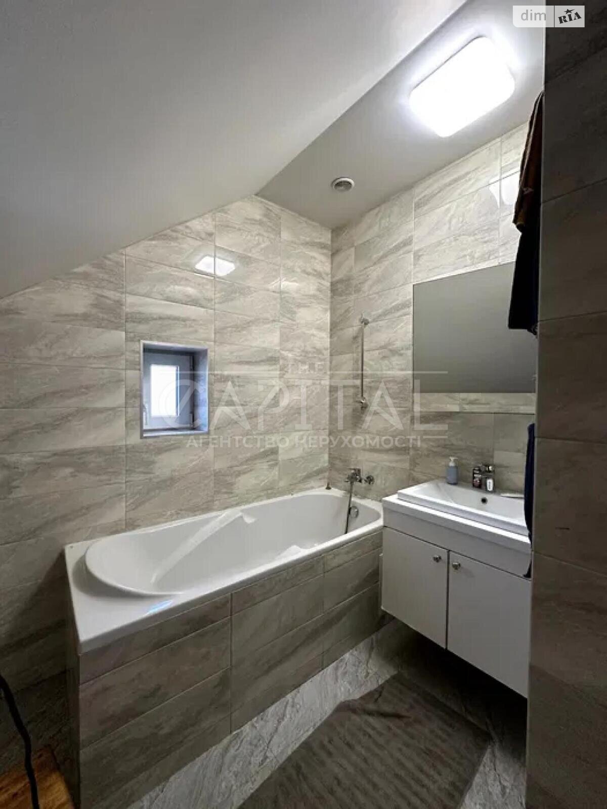 двоповерховий будинок з ремонтом, 185 кв. м, цегла. Продаж у Лісниках фото 1 двоповерховий будинок з ремонтом, 185 кв. м, цегла. Продаж у Лісниках фото 1