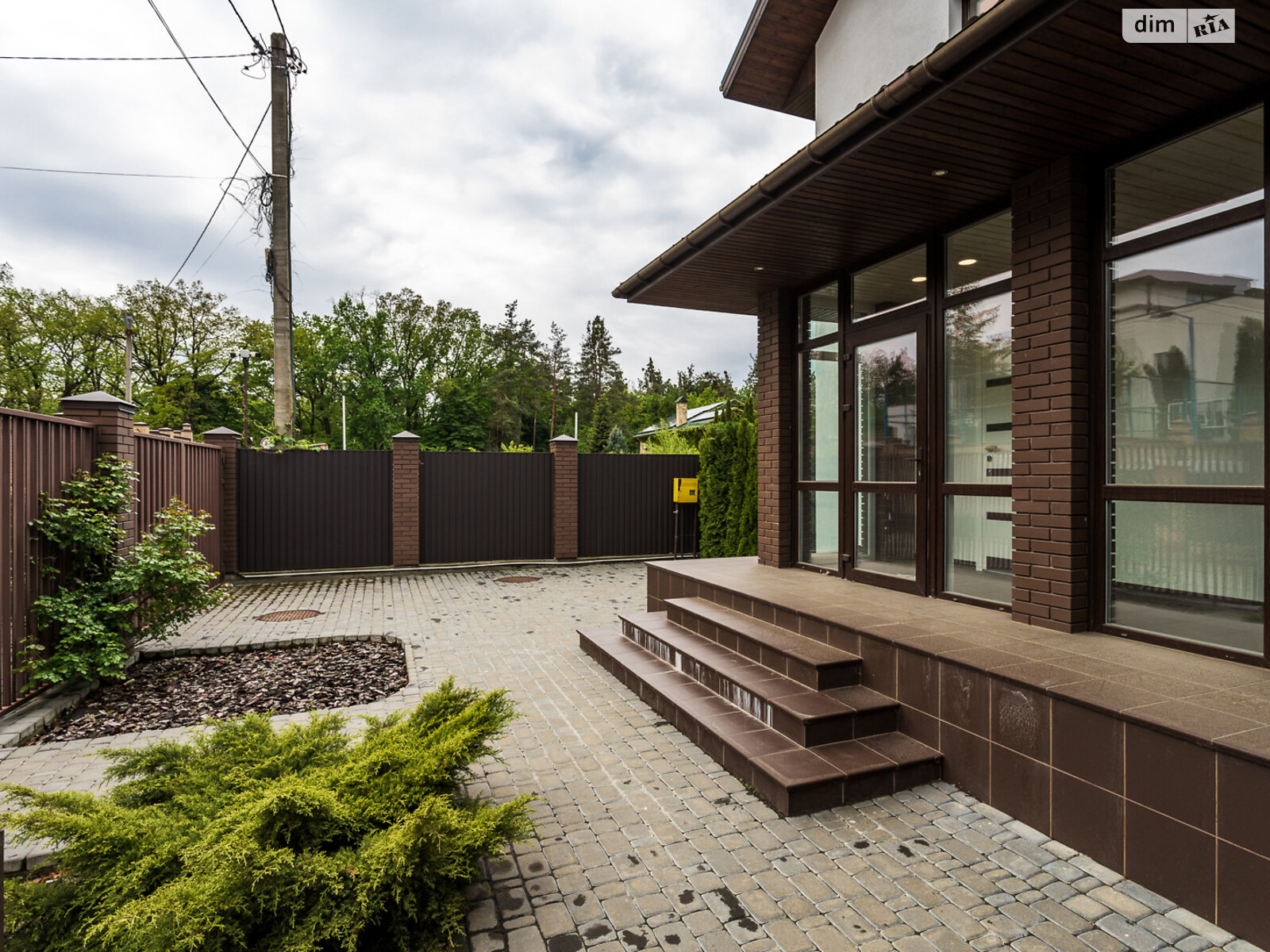 двоповерховий будинок, 390 кв. м, цегла. Продаж у Лісниках фото 1 двоповерховий будинок, 390 кв. м, цегла. Продаж у Лісниках фото 1