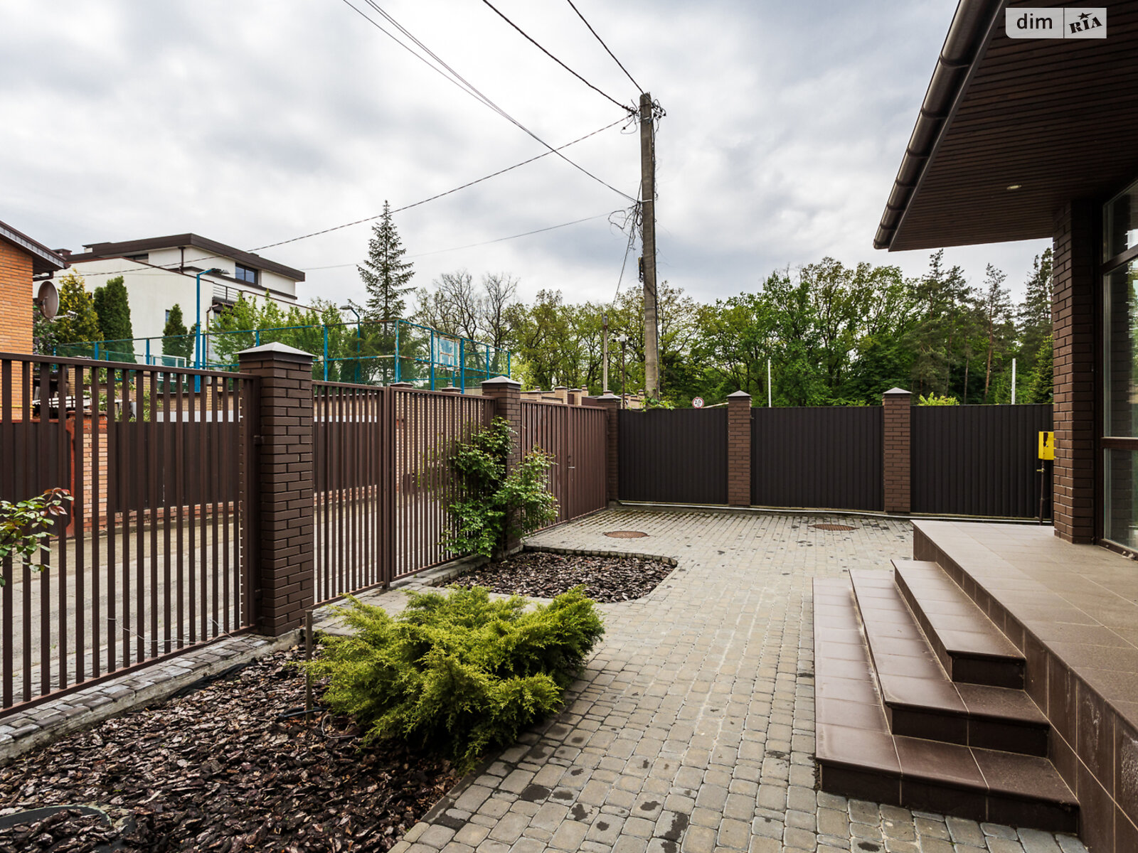 двоповерховий будинок, 390 кв. м, цегла. Продаж у Лісниках фото 1 двоповерховий будинок, 390 кв. м, цегла. Продаж у Лісниках фото 1