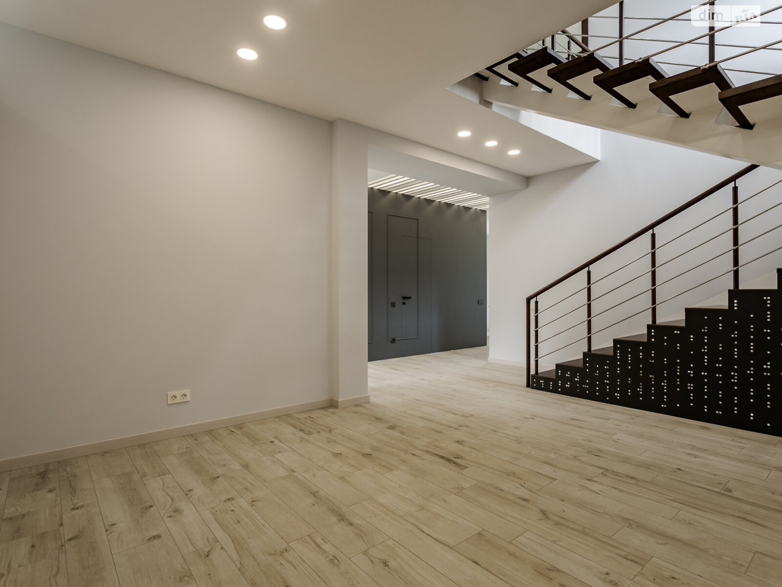 двоповерховий будинок, 390 кв. м, цегла. Продаж у Лісниках фото 1 двоповерховий будинок, 390 кв. м, цегла. Продаж у Лісниках фото 1