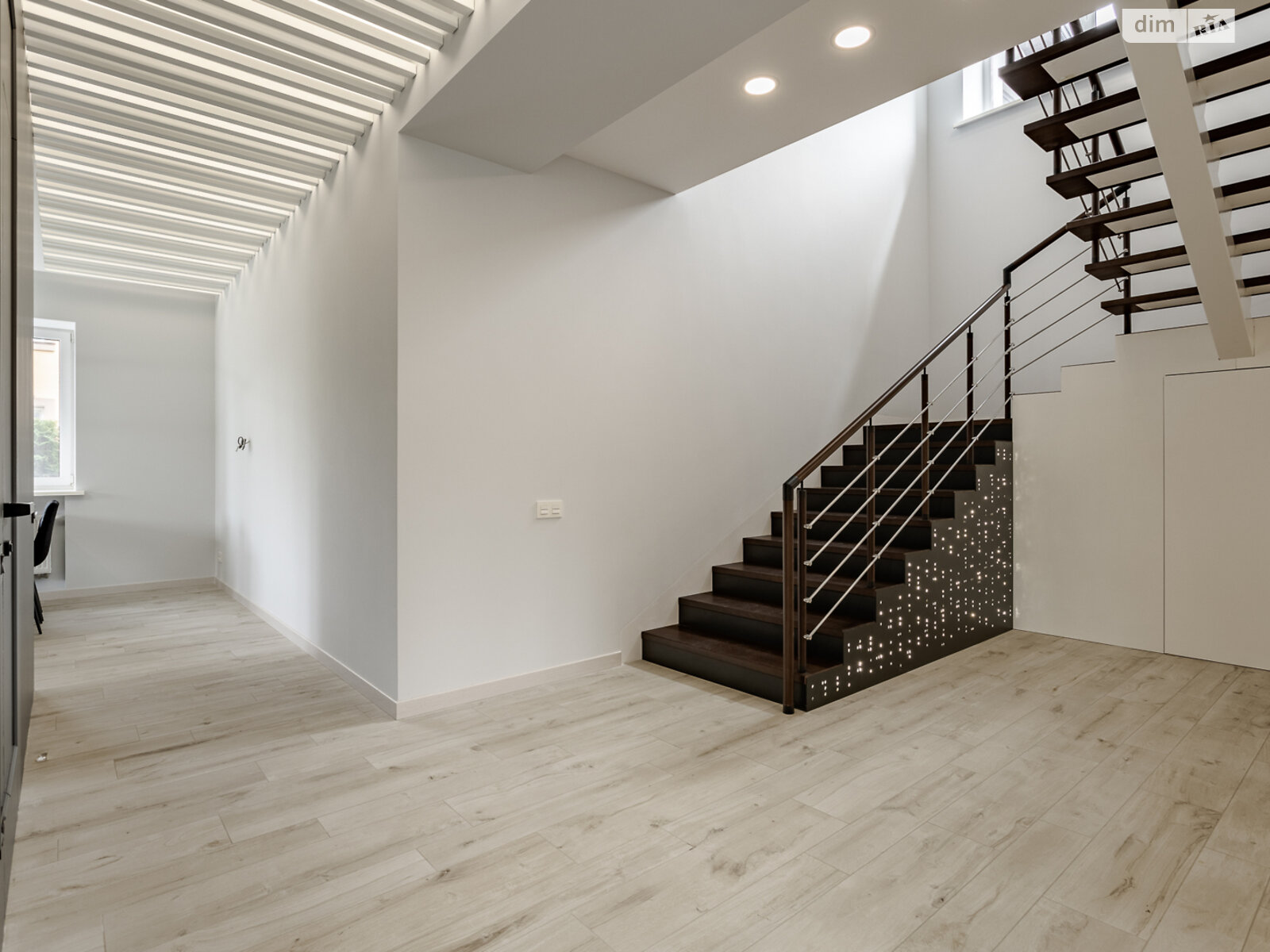 двоповерховий будинок, 390 кв. м, цегла. Продаж у Лісниках фото 1 двоповерховий будинок, 390 кв. м, цегла. Продаж у Лісниках фото 1