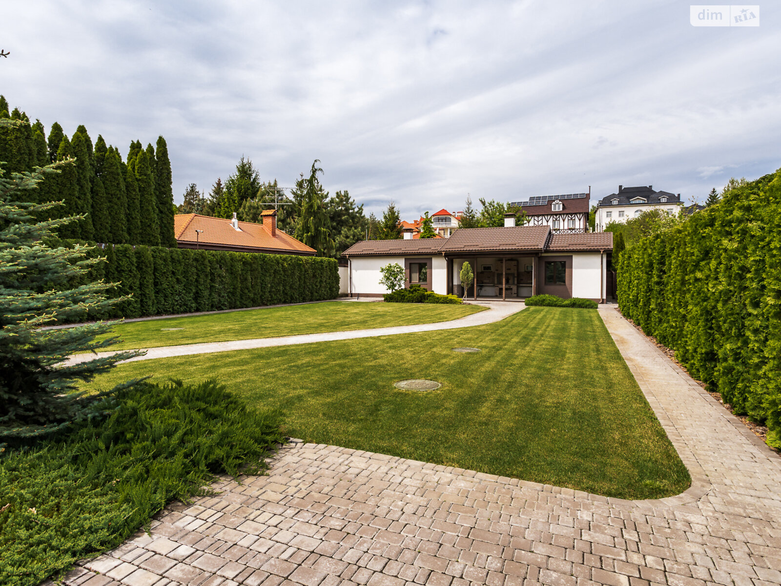 двоповерховий будинок, 390 кв. м, цегла. Продаж у Лісниках фото 1 двоповерховий будинок, 390 кв. м, цегла. Продаж у Лісниках фото 1