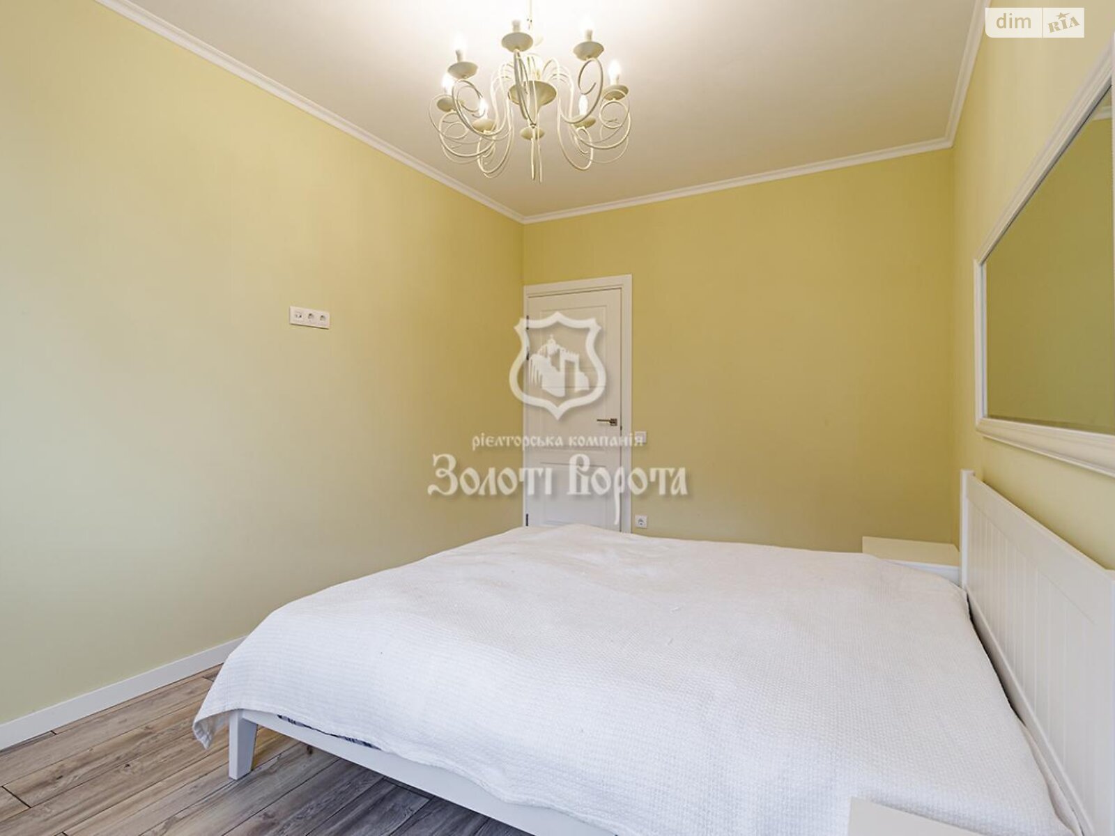 триповерховий будинок, 180 кв. м, кирпич. Продаж у Лісниках фото 1 триповерховий будинок, 180 кв. м, кирпич. Продаж у Лісниках фото 1