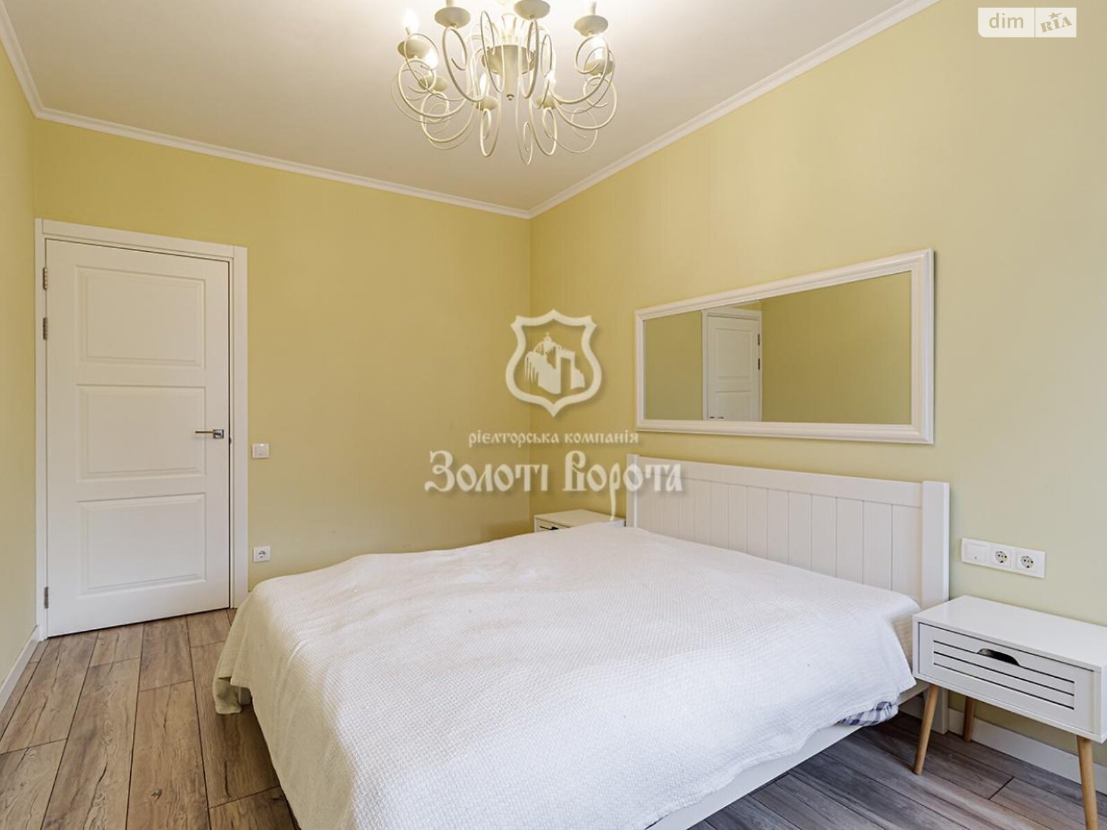 триповерховий будинок, 180 кв. м, кирпич. Продаж у Лісниках фото 1 триповерховий будинок, 180 кв. м, кирпич. Продаж у Лісниках фото 1