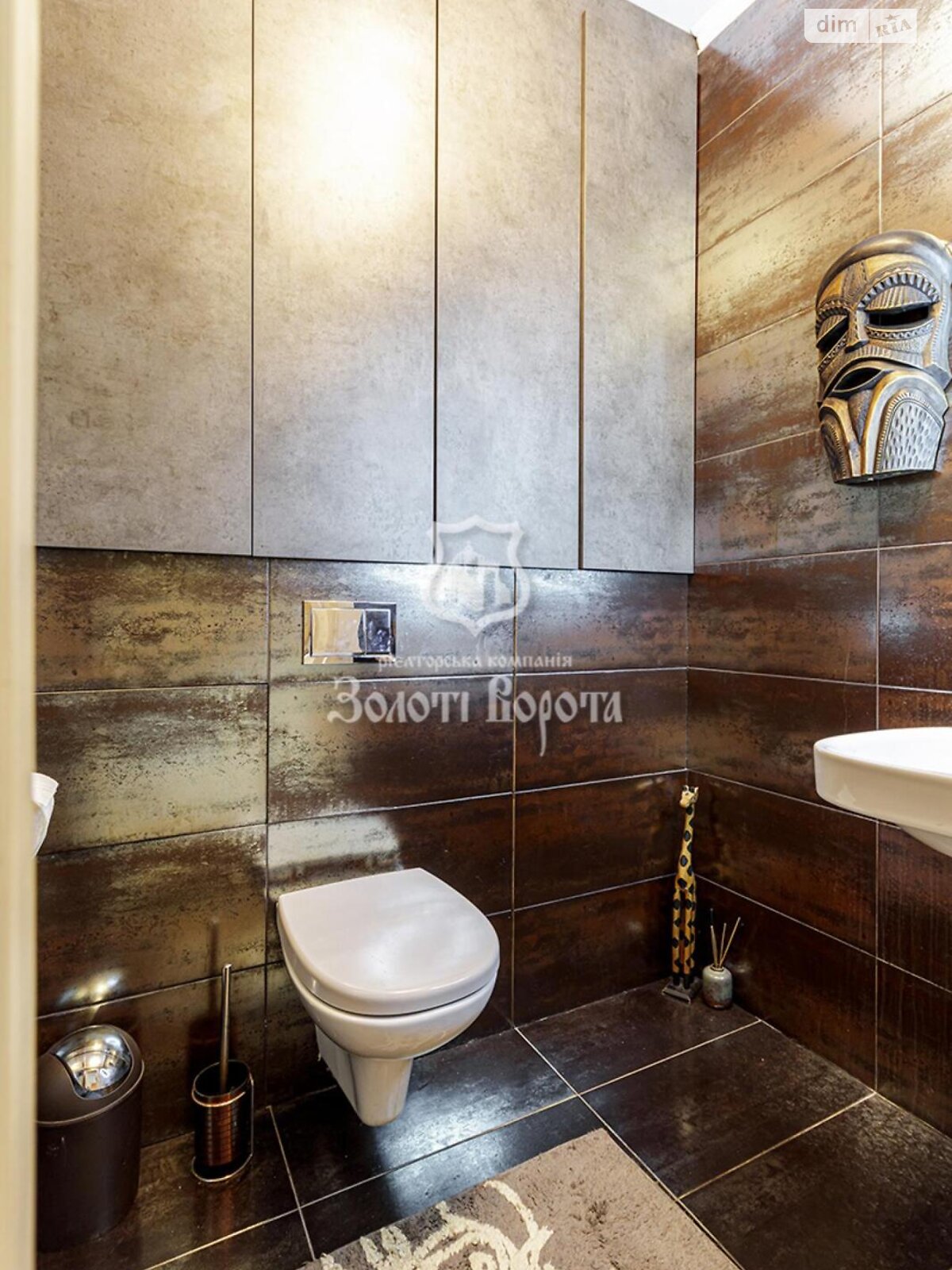 триповерховий будинок, 180 кв. м, кирпич. Продаж у Лісниках фото 1 триповерховий будинок, 180 кв. м, кирпич. Продаж у Лісниках фото 1