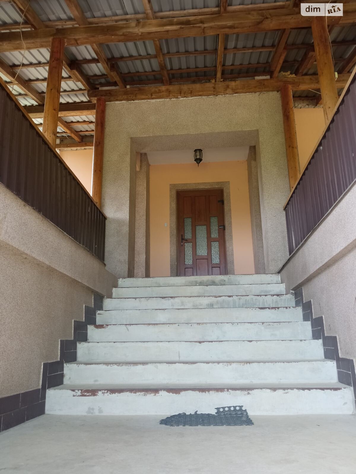 трехэтажный дом, 500 кв. м, кирпич. Продажа в Лесниках фото 1 трехэтажный дом, 500 кв. м, кирпич. Продажа в Лесниках фото 1