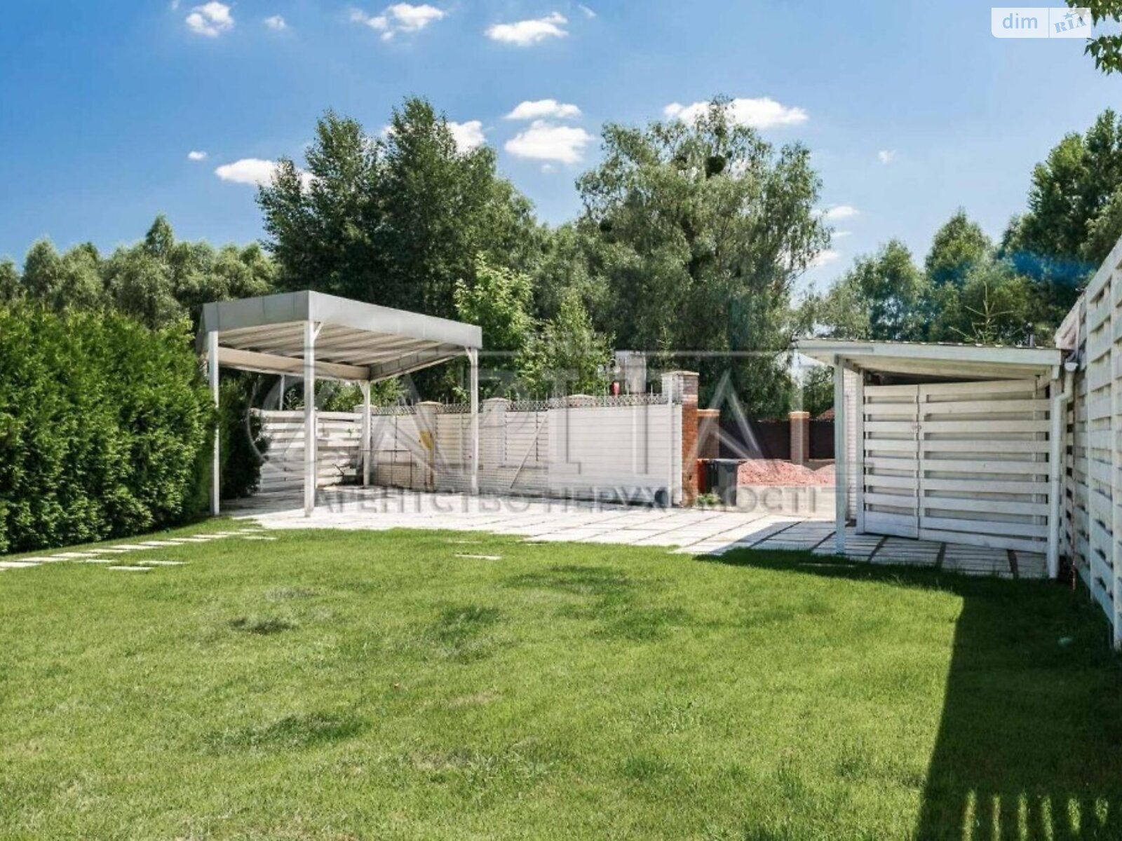 одноэтажный дом, 250 кв. м, кирпич. Продажа в Лесниках фото 1 одноэтажный дом, 250 кв. м, кирпич. Продажа в Лесниках фото 1