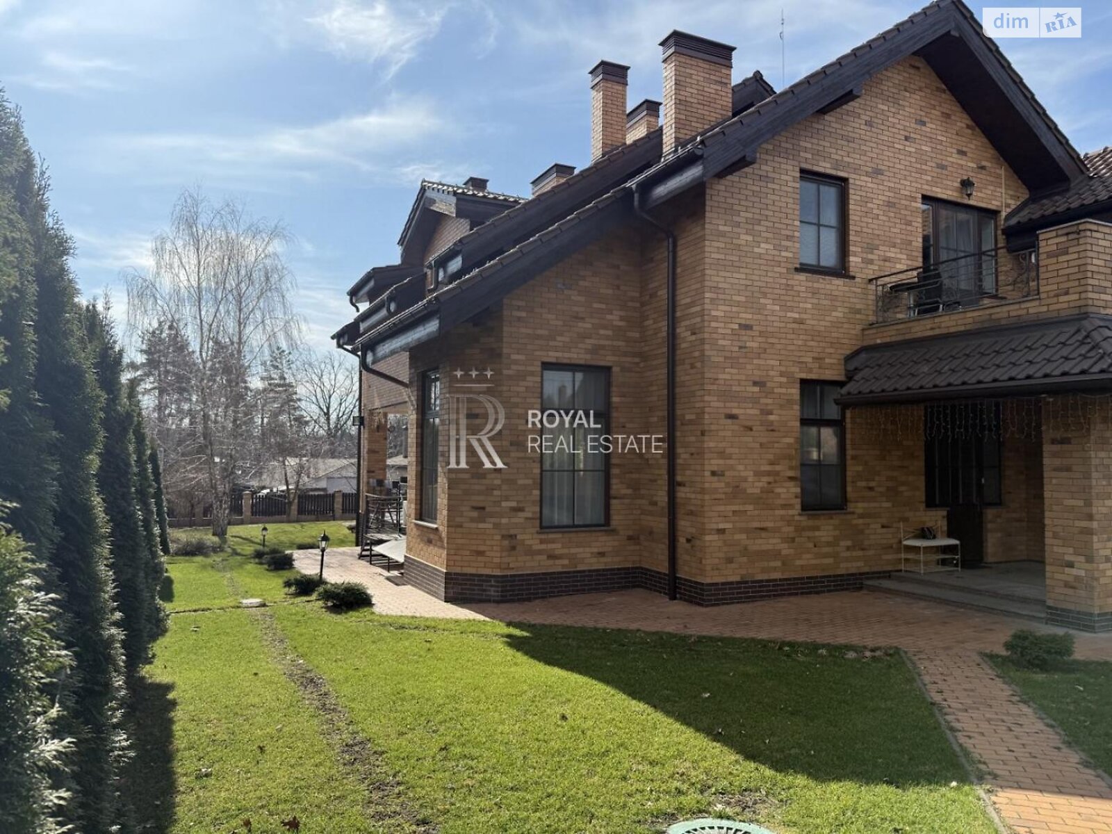 трехэтажный дом, 495 кв. м, кирпич. Продажа в Лесниках фото 1 трехэтажный дом, 495 кв. м, кирпич. Продажа в Лесниках фото 1