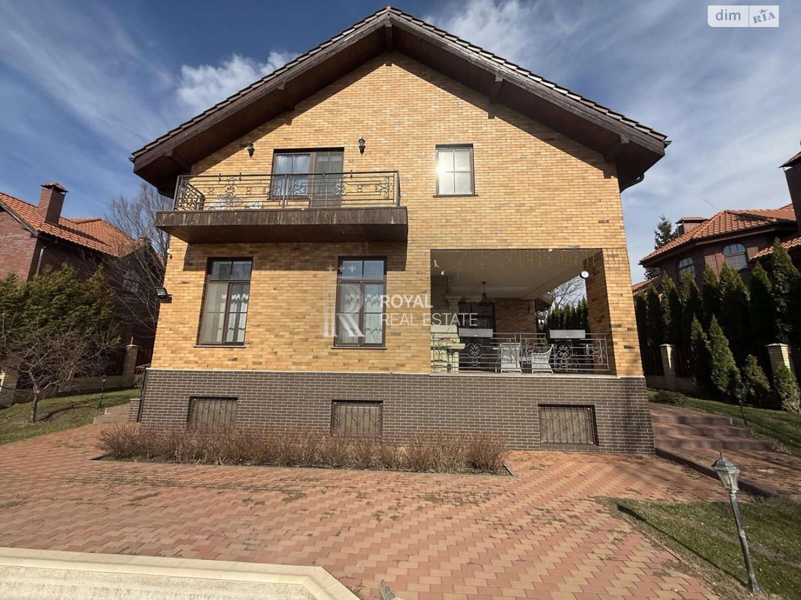 трехэтажный дом, 495 кв. м, кирпич. Продажа в Лесниках фото 1 трехэтажный дом, 495 кв. м, кирпич. Продажа в Лесниках фото 1