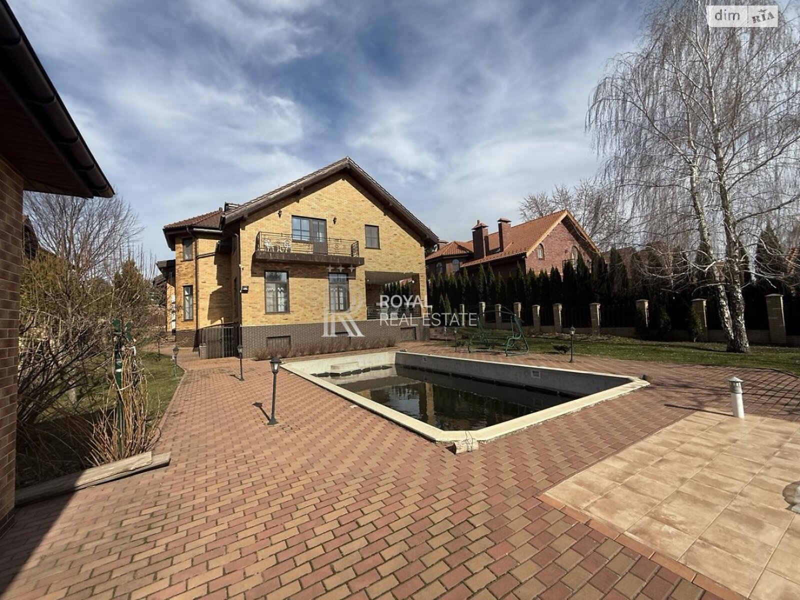 трехэтажный дом, 495 кв. м, кирпич. Продажа в Лесниках фото 1 трехэтажный дом, 495 кв. м, кирпич. Продажа в Лесниках фото 1