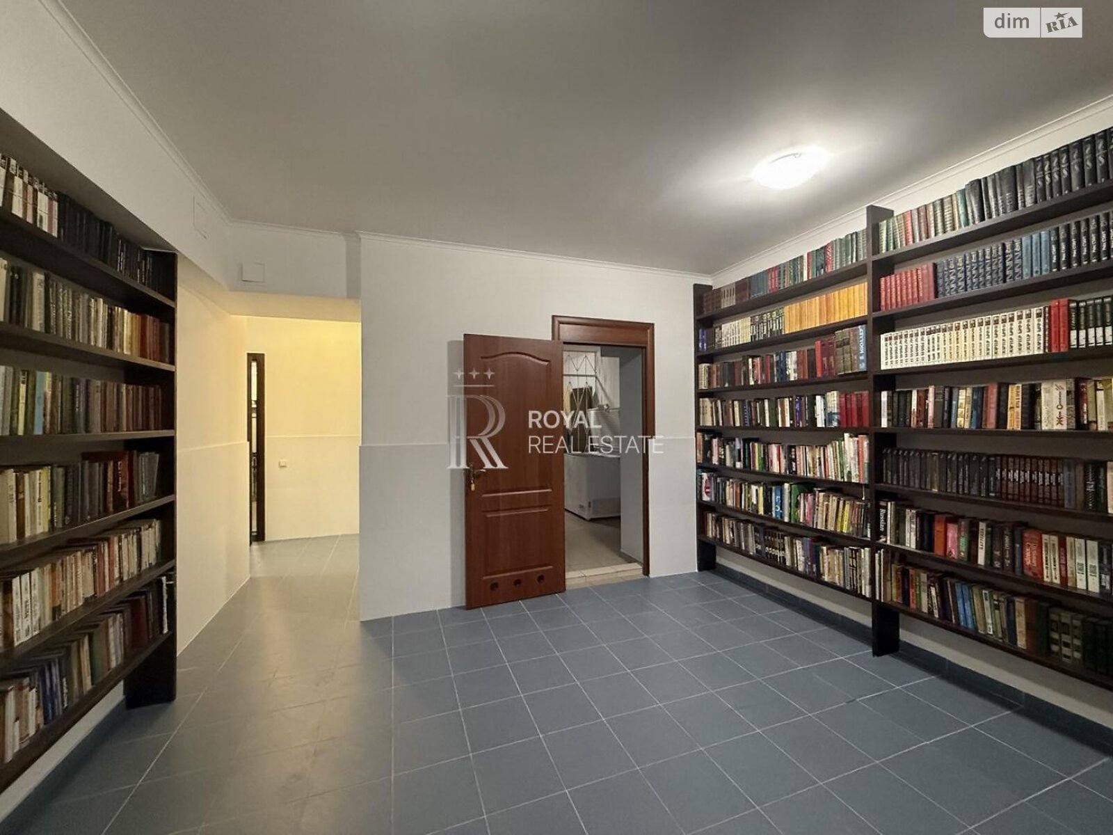 трехэтажный дом, 495 кв. м, кирпич. Продажа в Лесниках фото 1 трехэтажный дом, 495 кв. м, кирпич. Продажа в Лесниках фото 1