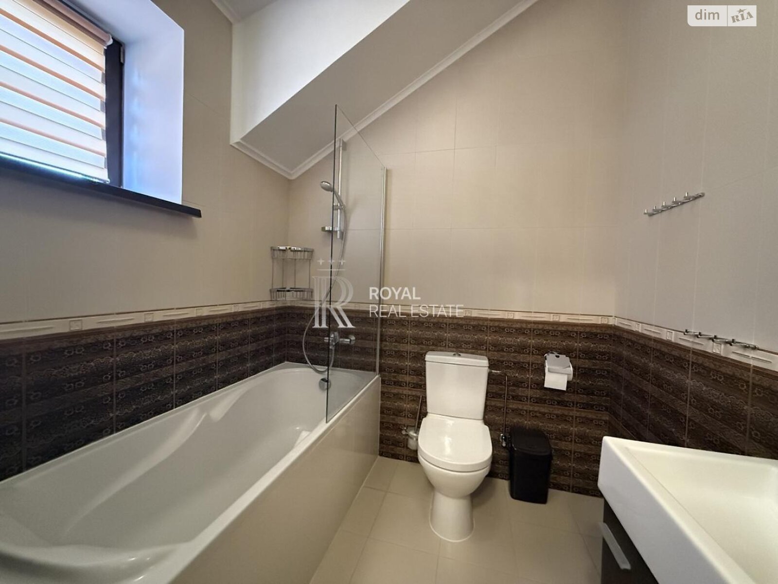 трехэтажный дом, 495 кв. м, кирпич. Продажа в Лесниках фото 1 трехэтажный дом, 495 кв. м, кирпич. Продажа в Лесниках фото 1
