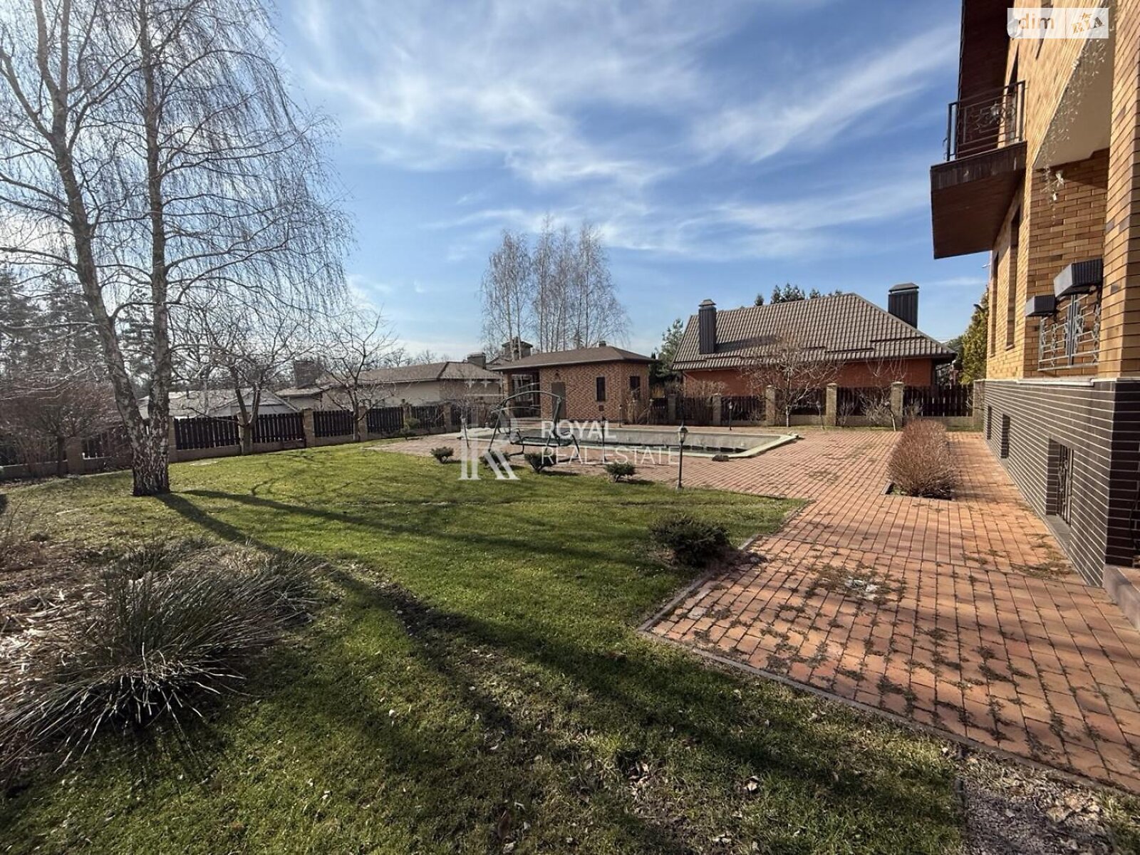 трехэтажный дом, 495 кв. м, кирпич. Продажа в Лесниках фото 1 трехэтажный дом, 495 кв. м, кирпич. Продажа в Лесниках фото 1