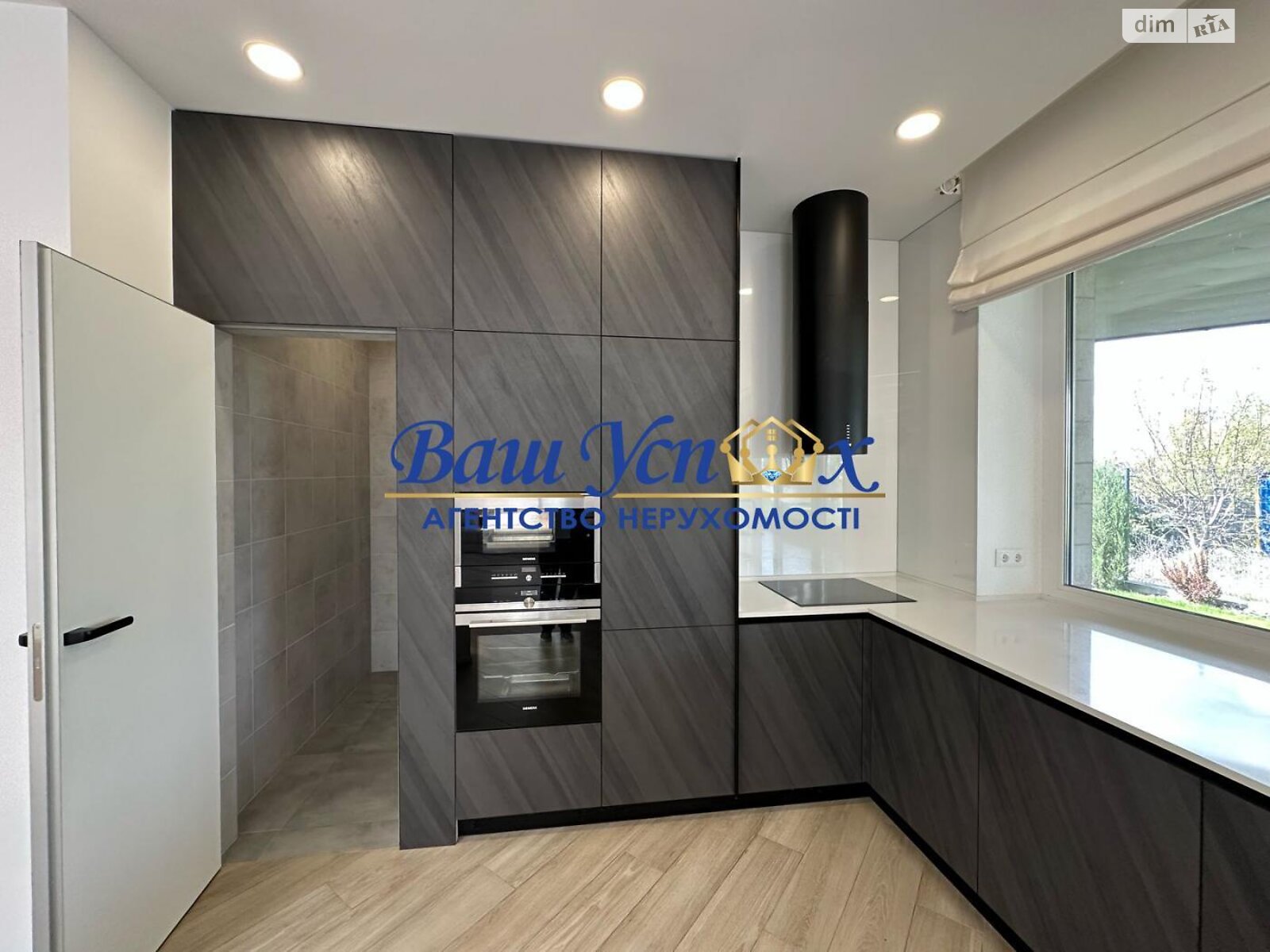 двоповерховий будинок, 300 кв. м, кирпич. Продаж у Лісниках фото 1 двоповерховий будинок, 300 кв. м, кирпич. Продаж у Лісниках фото 1