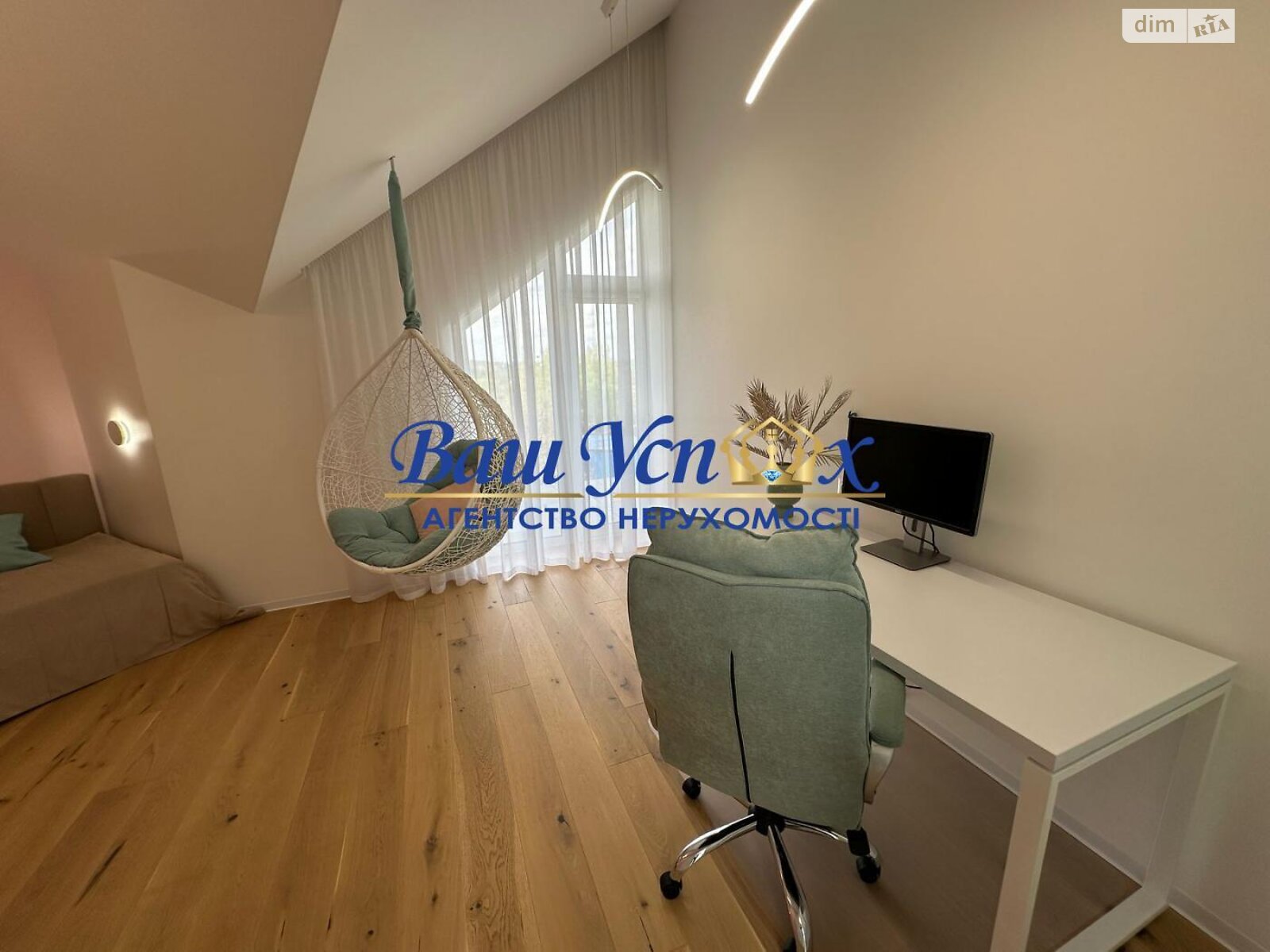 двоповерховий будинок, 300 кв. м, кирпич. Продаж у Лісниках фото 1 двоповерховий будинок, 300 кв. м, кирпич. Продаж у Лісниках фото 1