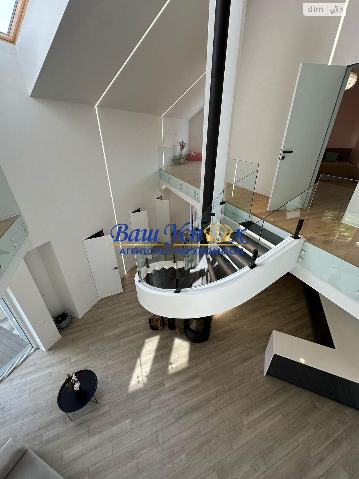 двоповерховий будинок, 300 кв. м, кирпич. Продаж у Лісниках фото 1 двоповерховий будинок, 300 кв. м, кирпич. Продаж у Лісниках фото 1