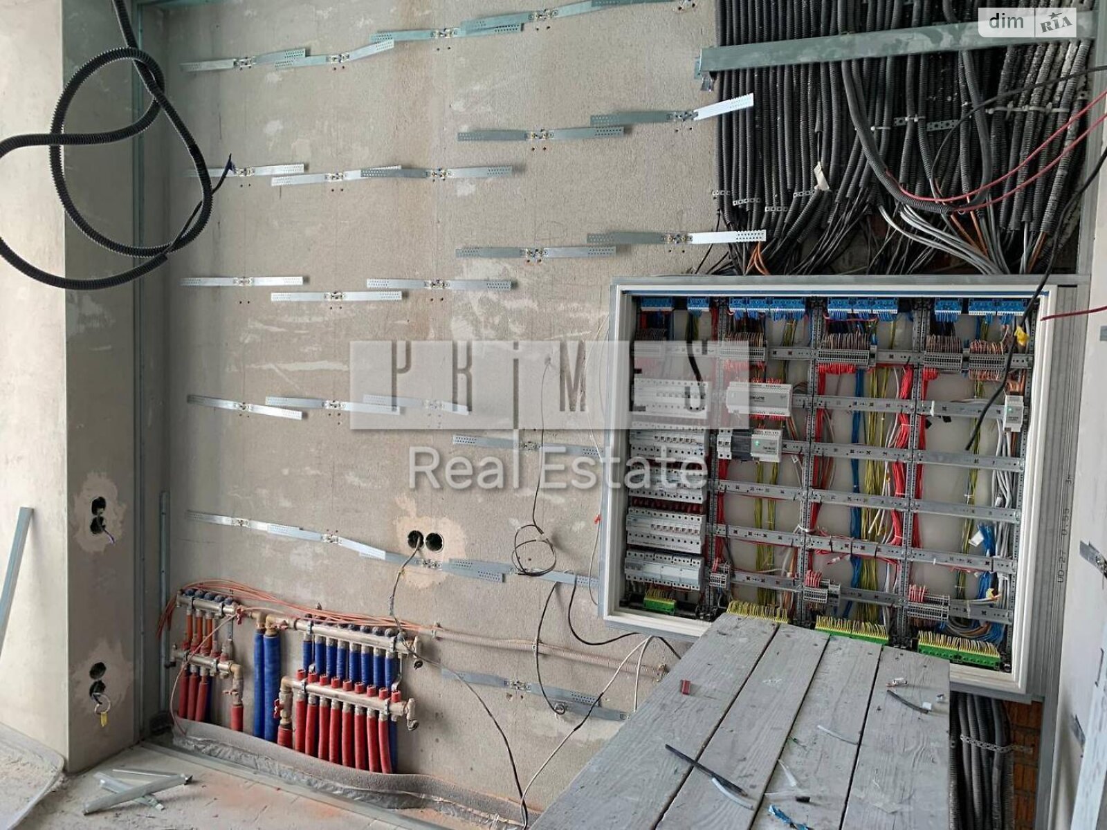 триповерховий будинок з верандою, 498.9 кв. м, термоблок. Продаж у Лісниках фото 1